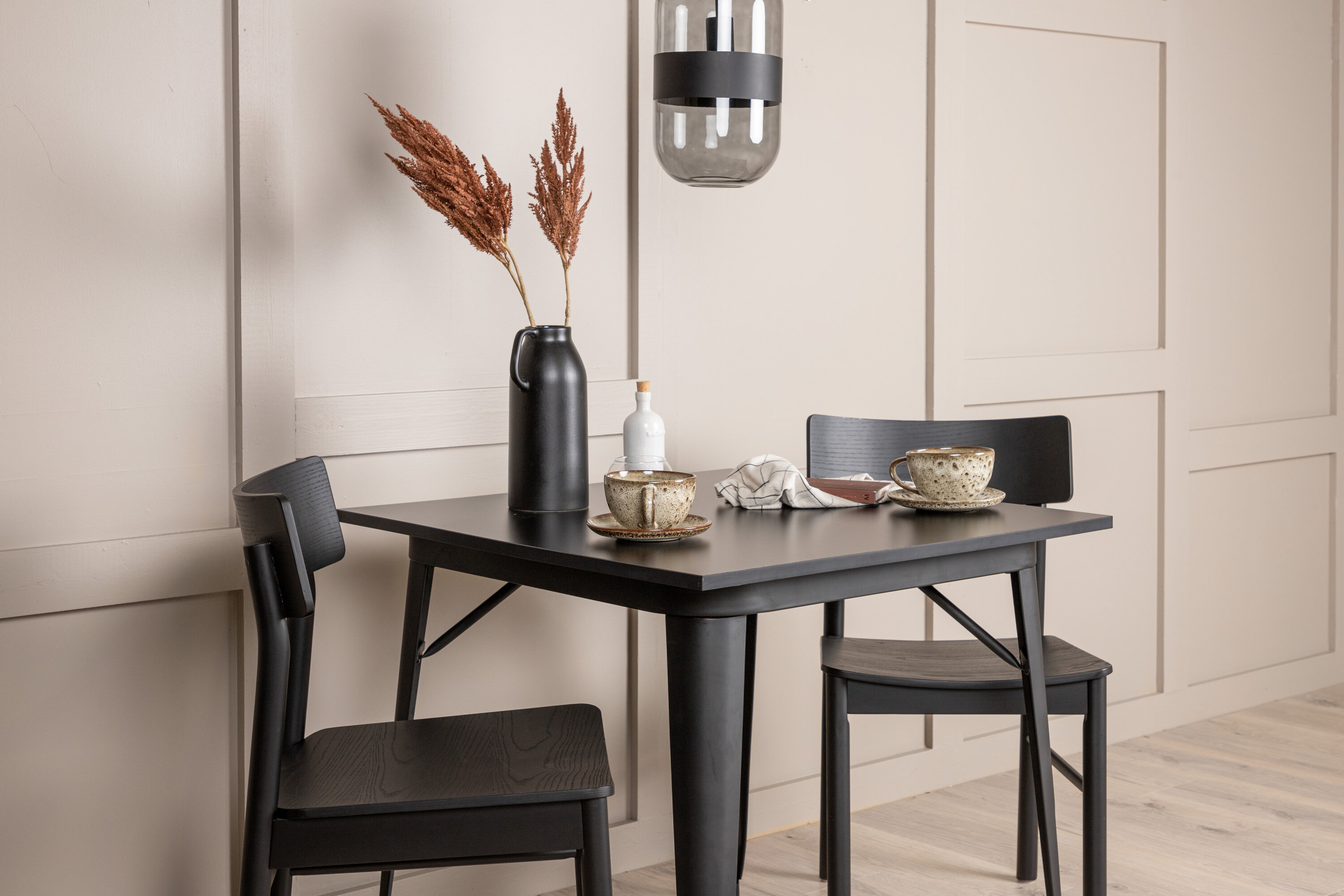 deLOHN Tempe, Montros Téglalap alakú étkezőgarnitúra