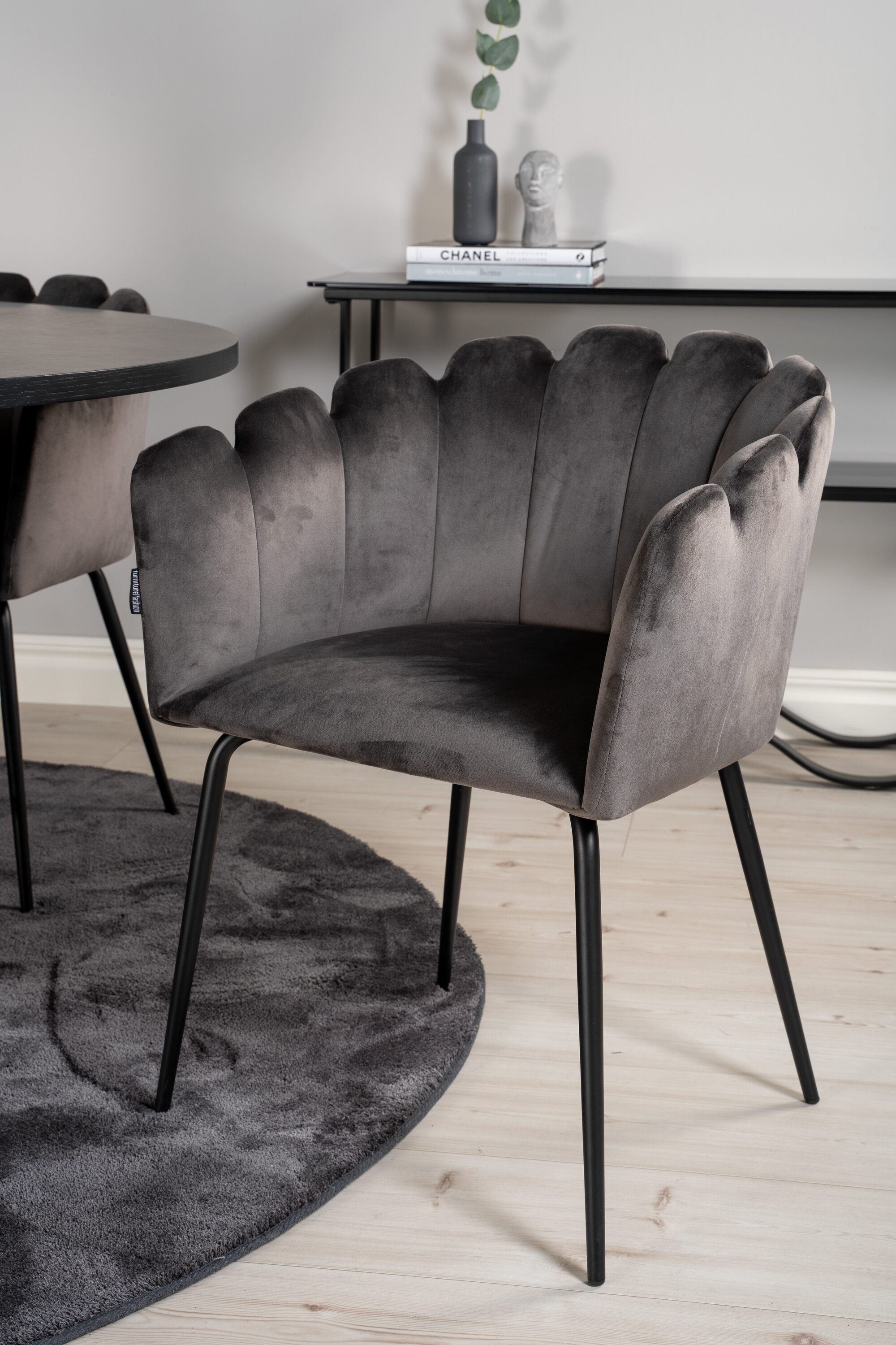 deLOHN Copenhagen, Limhamn Kör alakú étkezőgarnitúra deLOHN Copenhagen, Limhamn Kör alakú étkezőgarnitúra