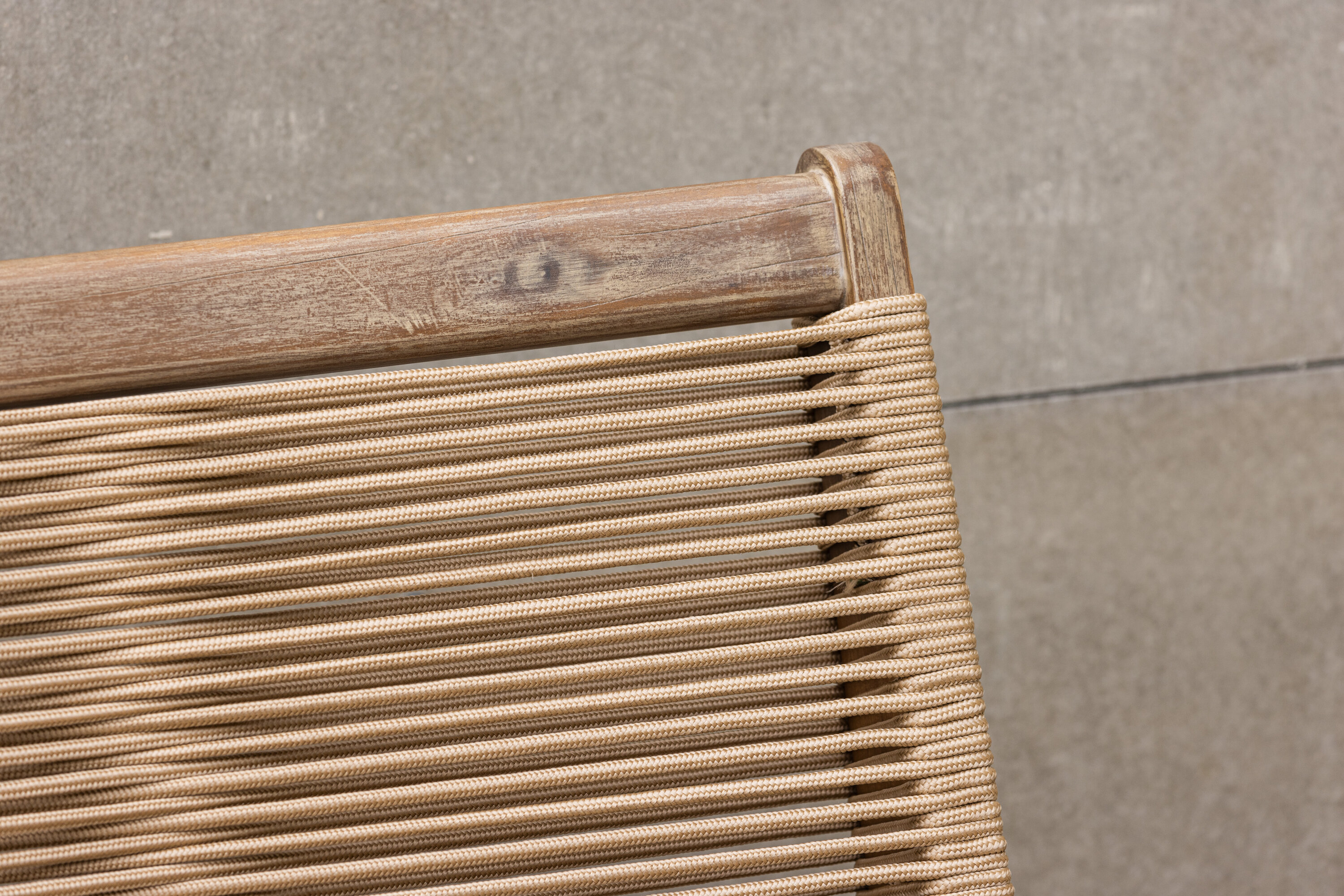 deLOHN Peter Nyugágy szék