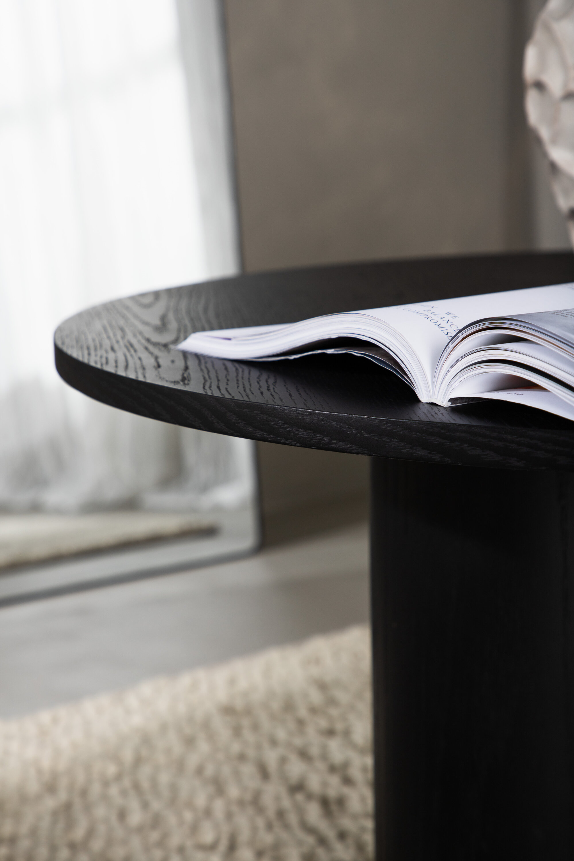 deLOHN Olivia Dohányzóasztal