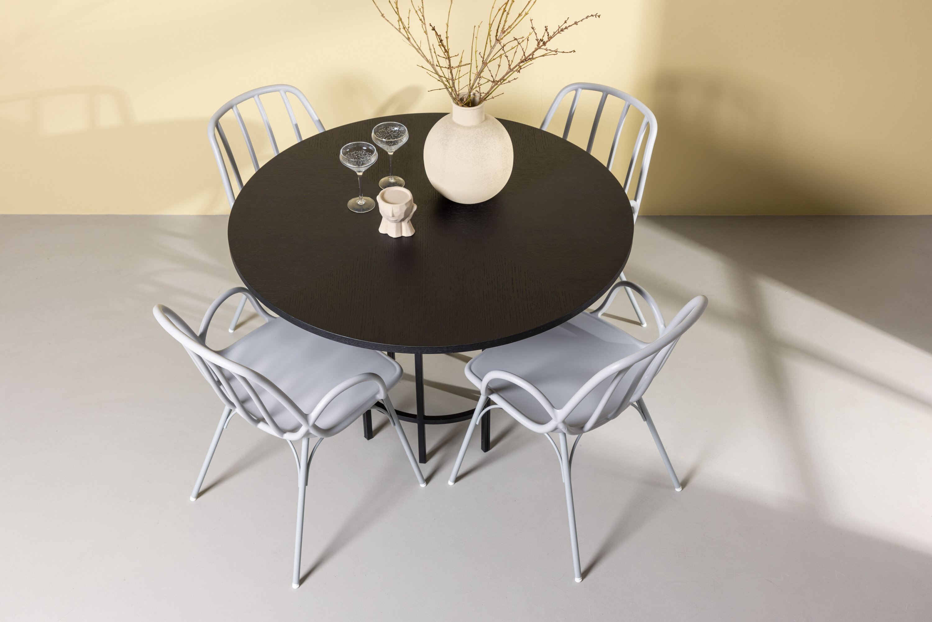 deLOHN Copenhagen, Dyrön Kör alakú étkezőgarnitúra