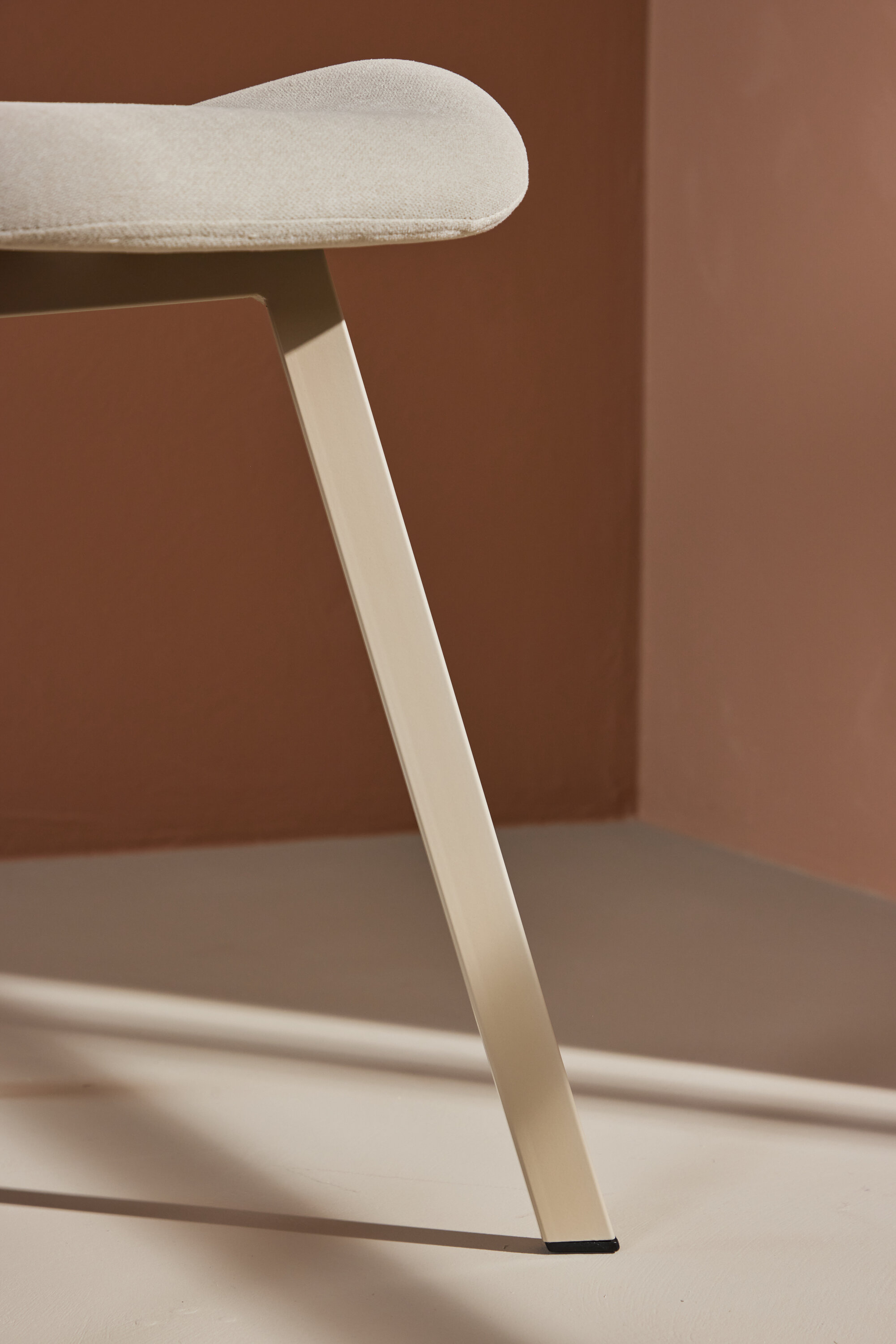 deLOHN Lilja Étkezőszék