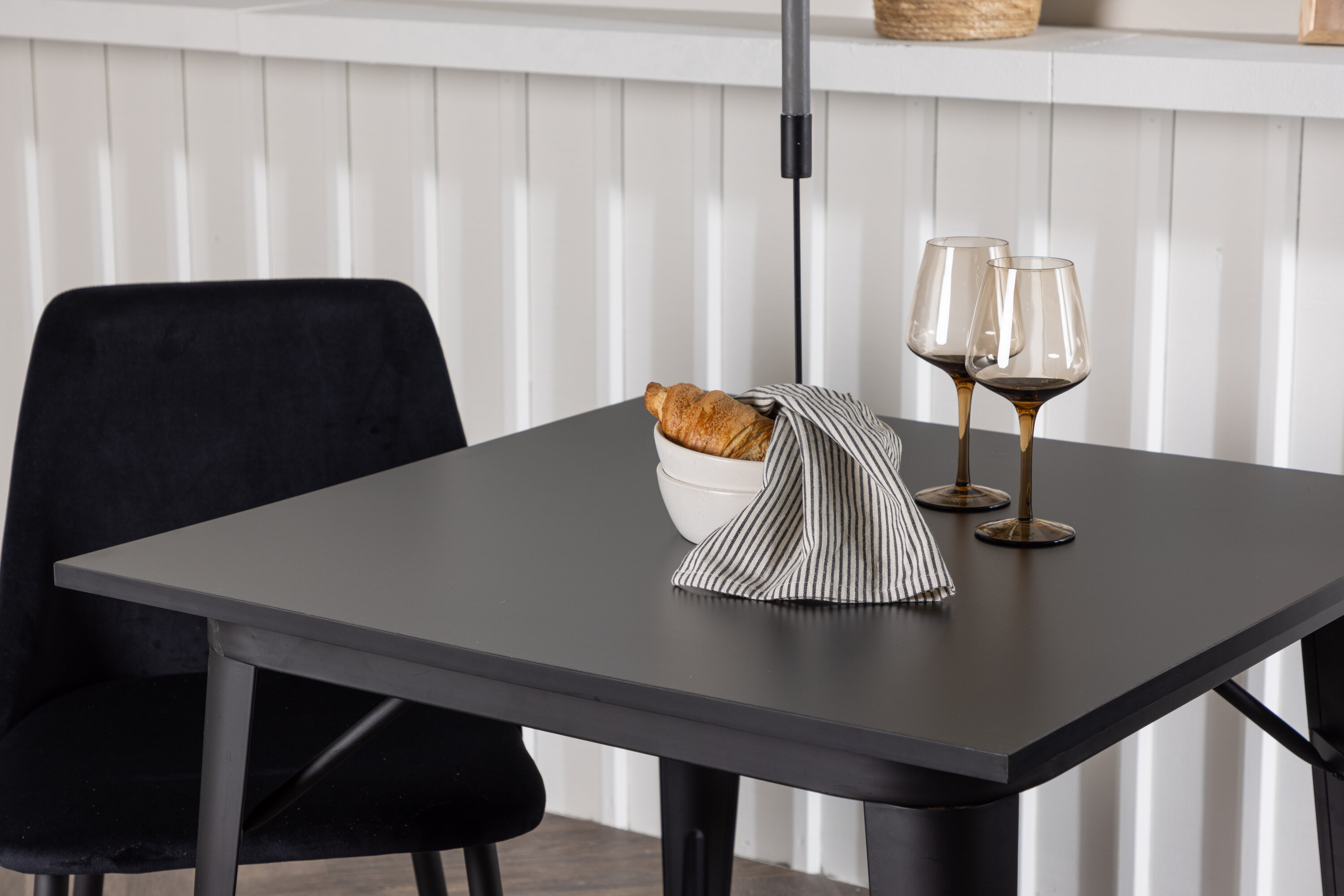 deLOHN Night Téglalap alakú étkezőgarnitúra