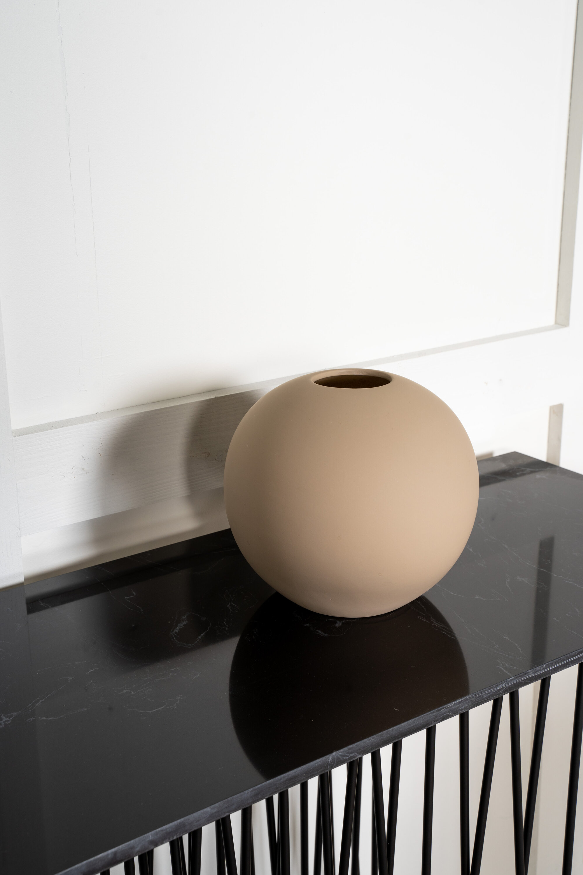 deLOHN Stone Kisasztal