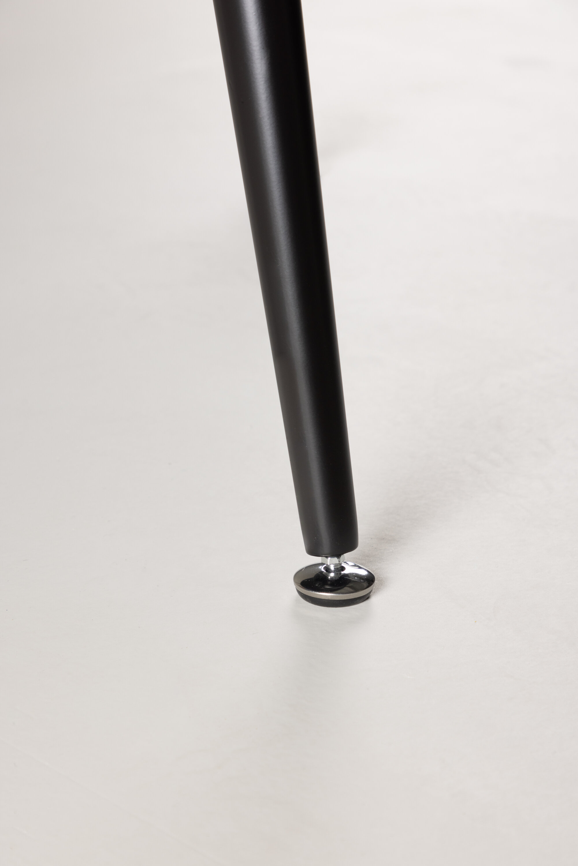 deLOHN Dipp Kerek étkezőasztal