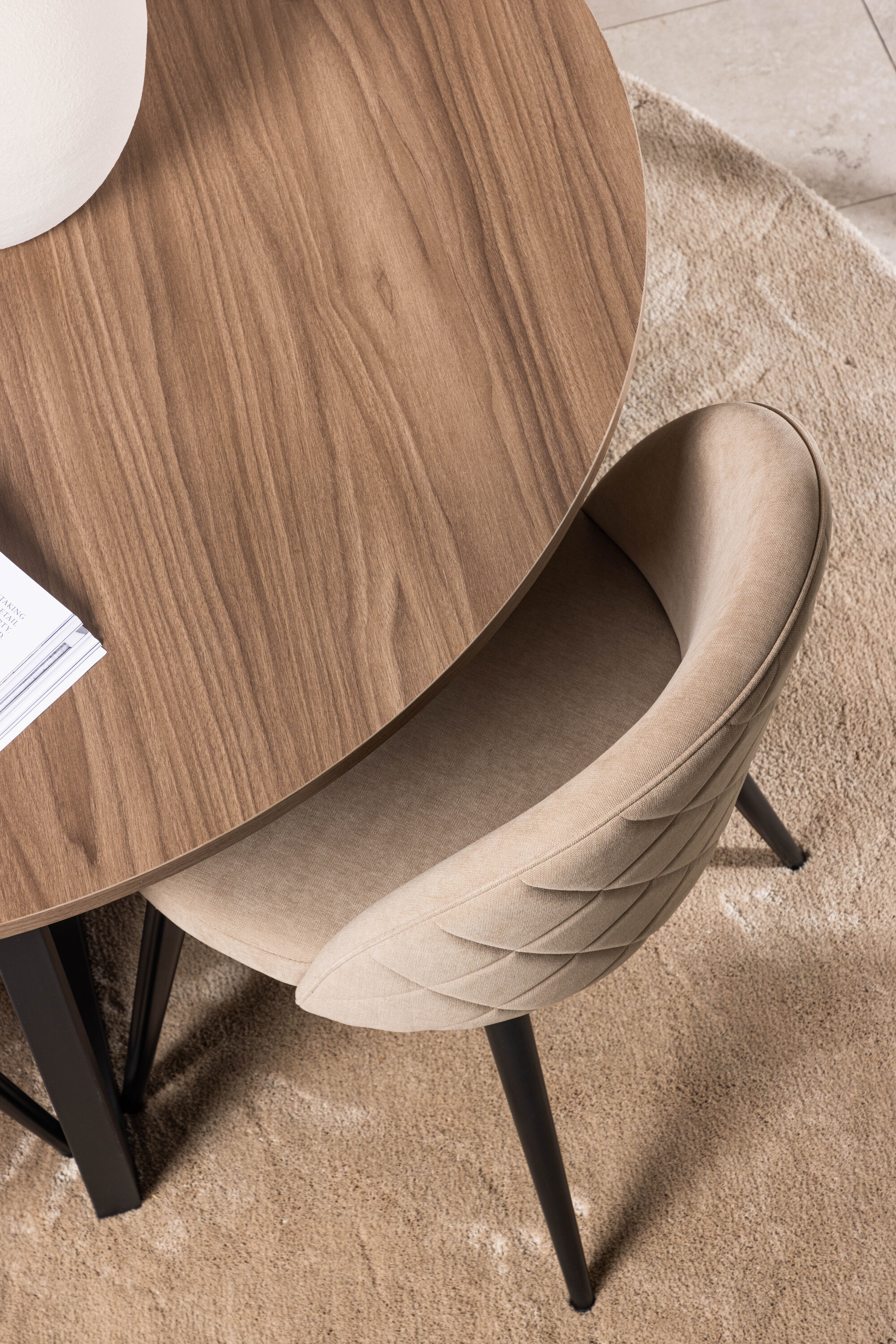 deLOHN Durango, Velvet Kör alakú étkezőgarnitúra