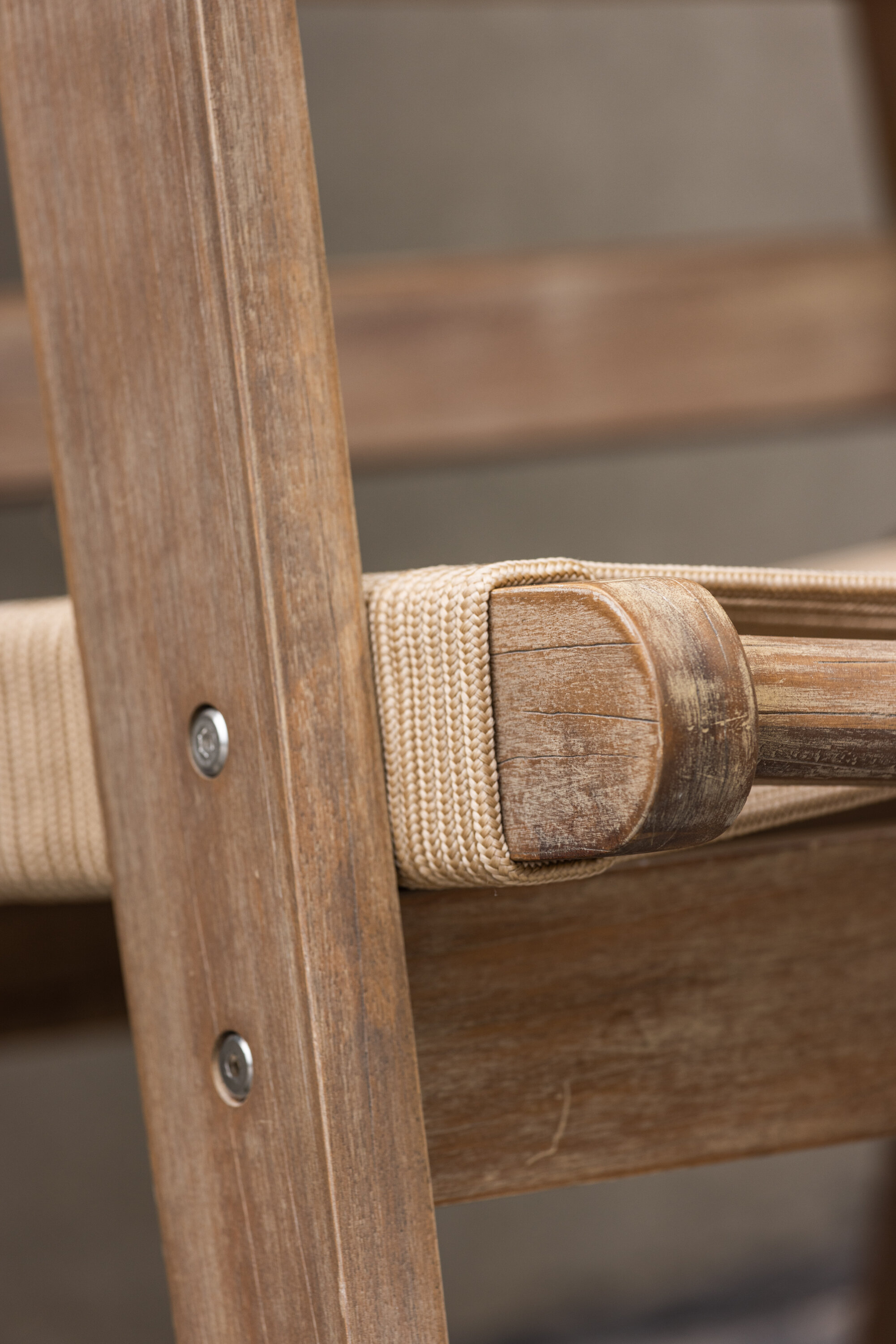 deLOHN Peter Nyugágy szék