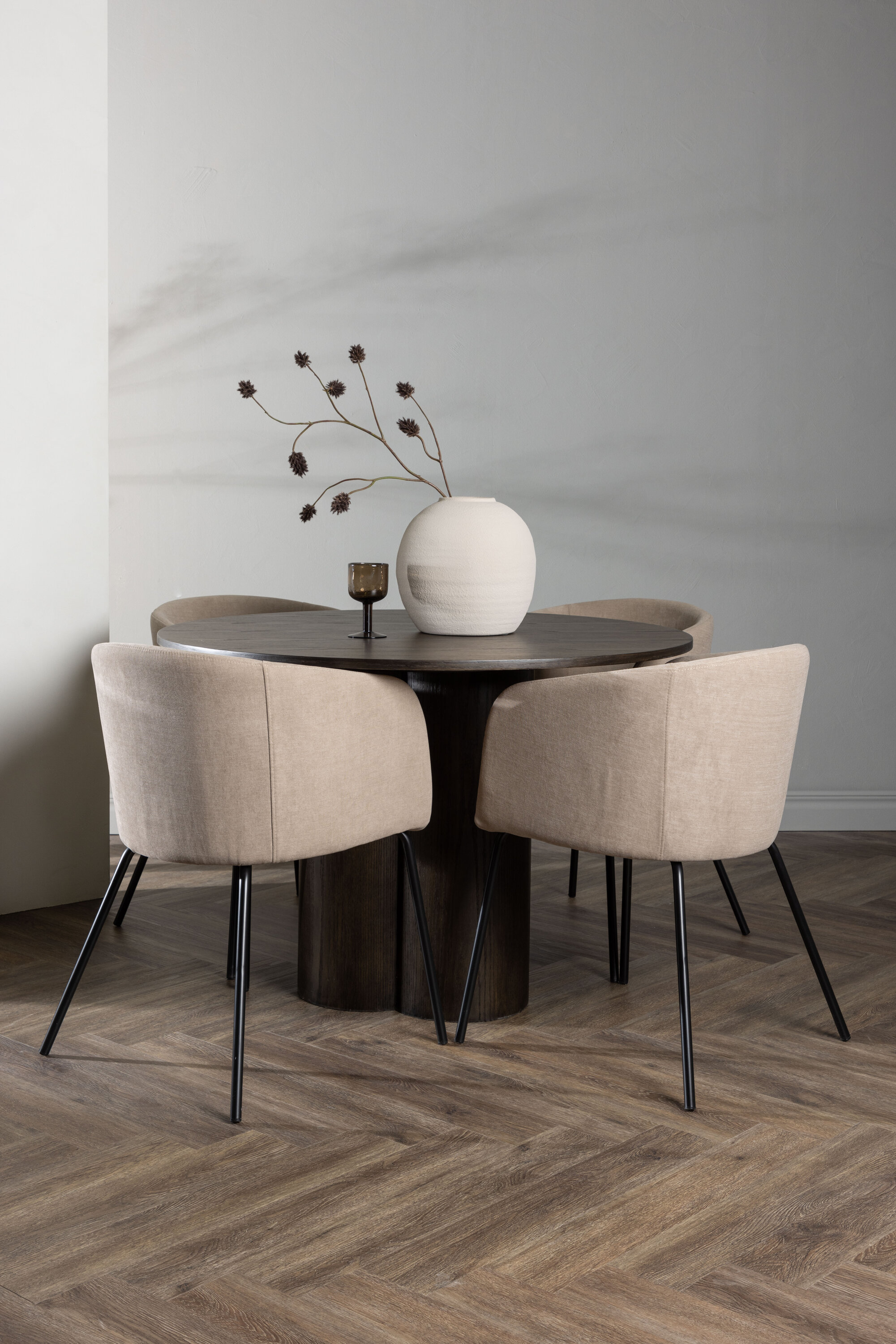 deLOHN Olivia, Berit Kör alakú étkezőgarnitúra