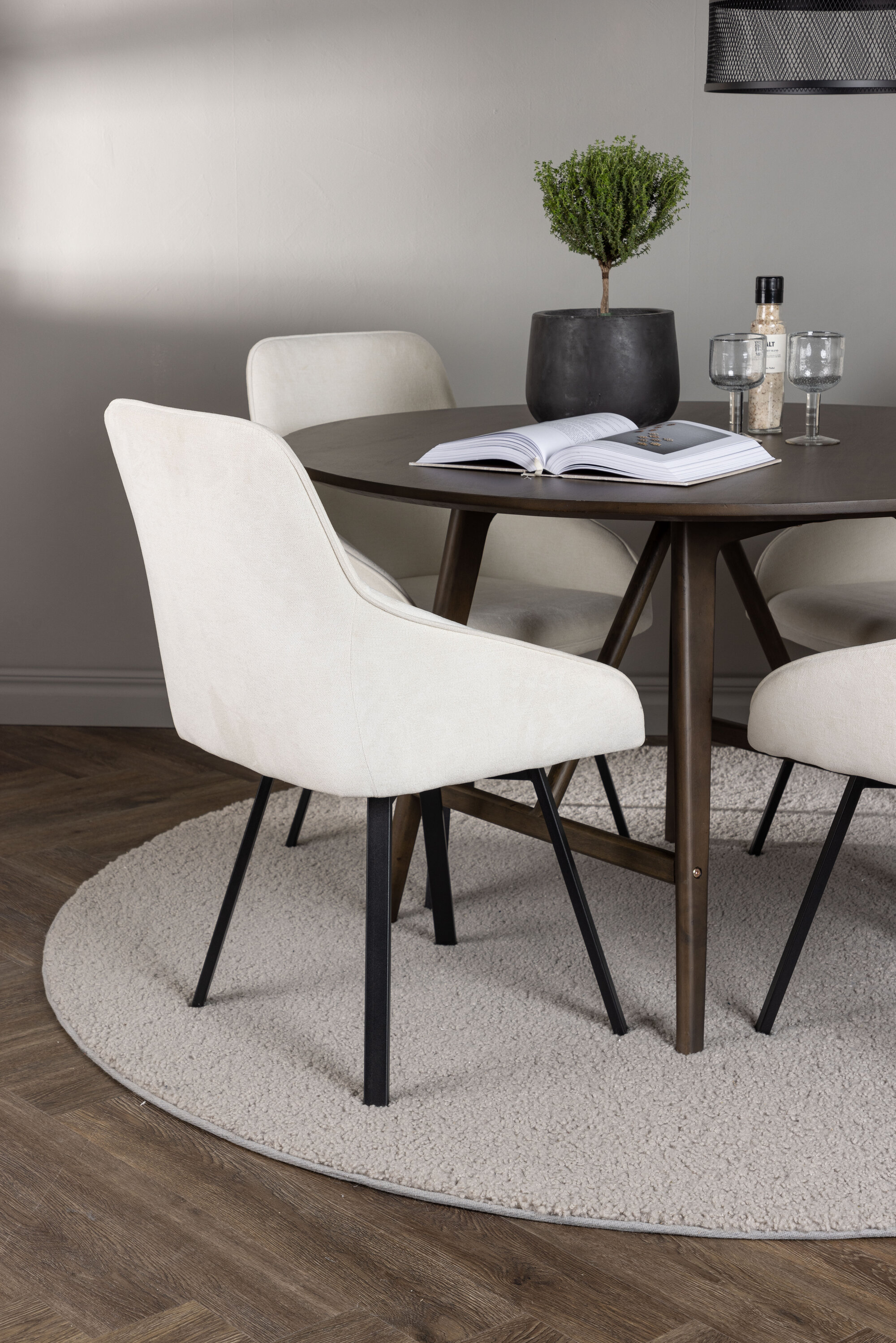 deLOHN Rosie Kör alakú étkezőgarnitúra deLOHN Rosie Kör alakú étkezőgarnitúra