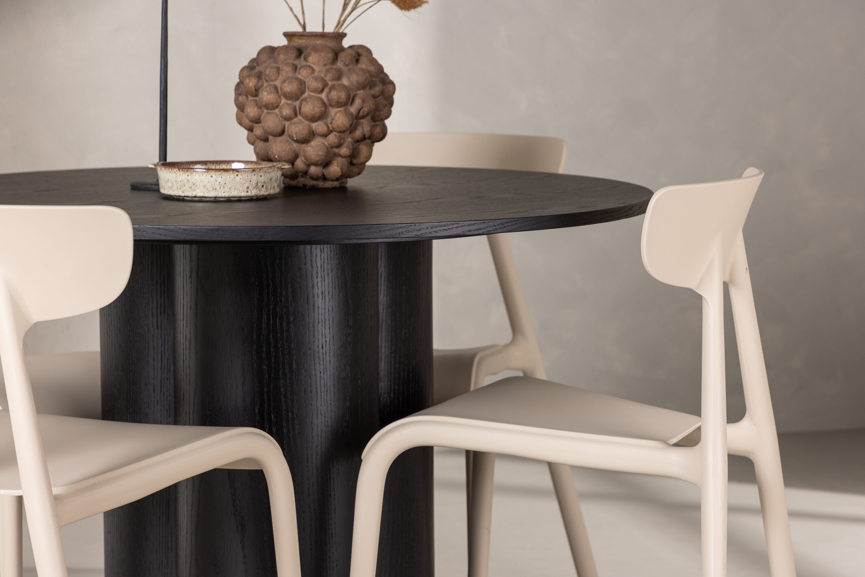 deLOHN Olivia, Ursholmen Kör alakú étkezőgarnitúra