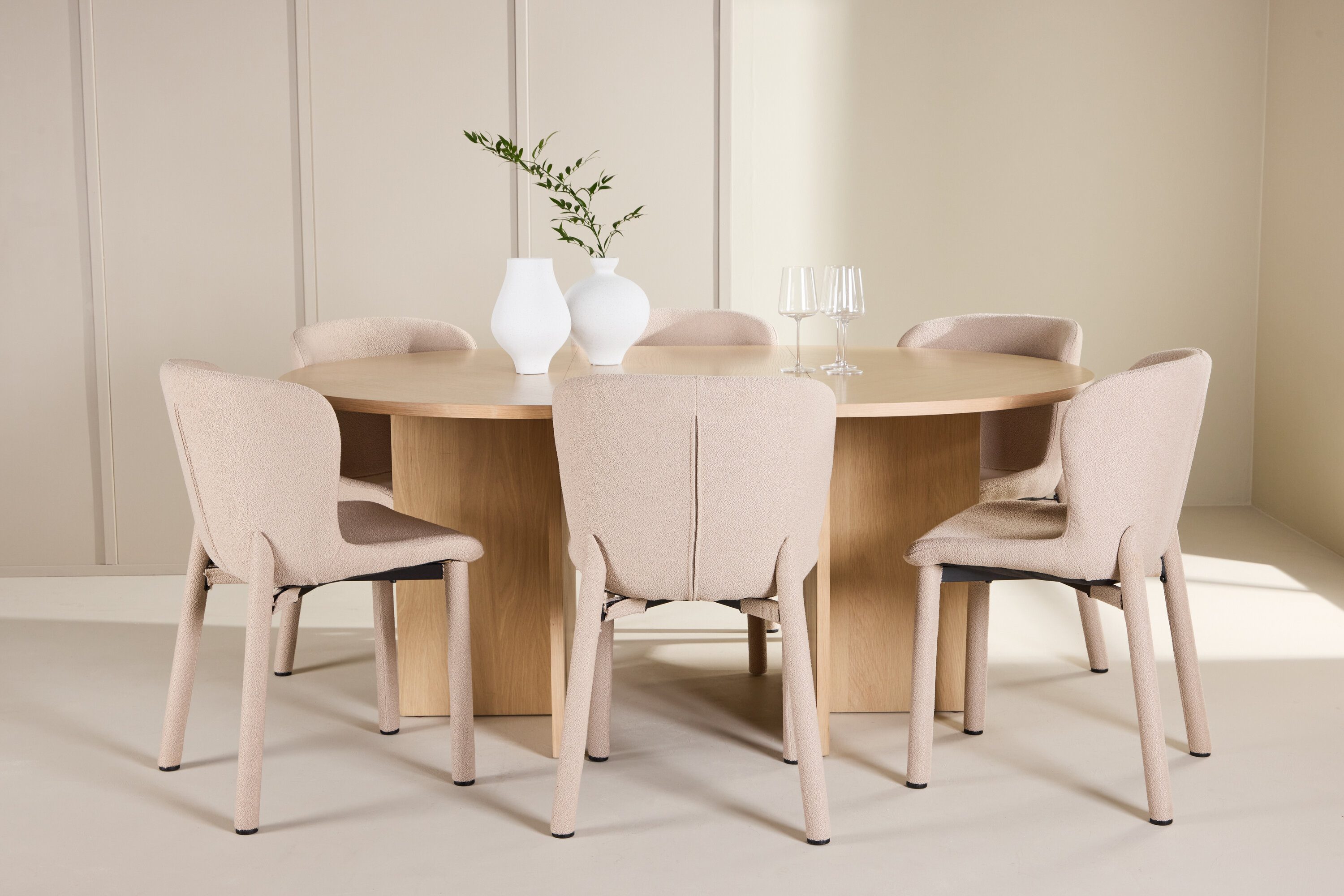 deLOHN Strada, Astoria Ovális étkezőgarnitúra deLOHN Strada, Astoria Ovális étkezőgarnitúra