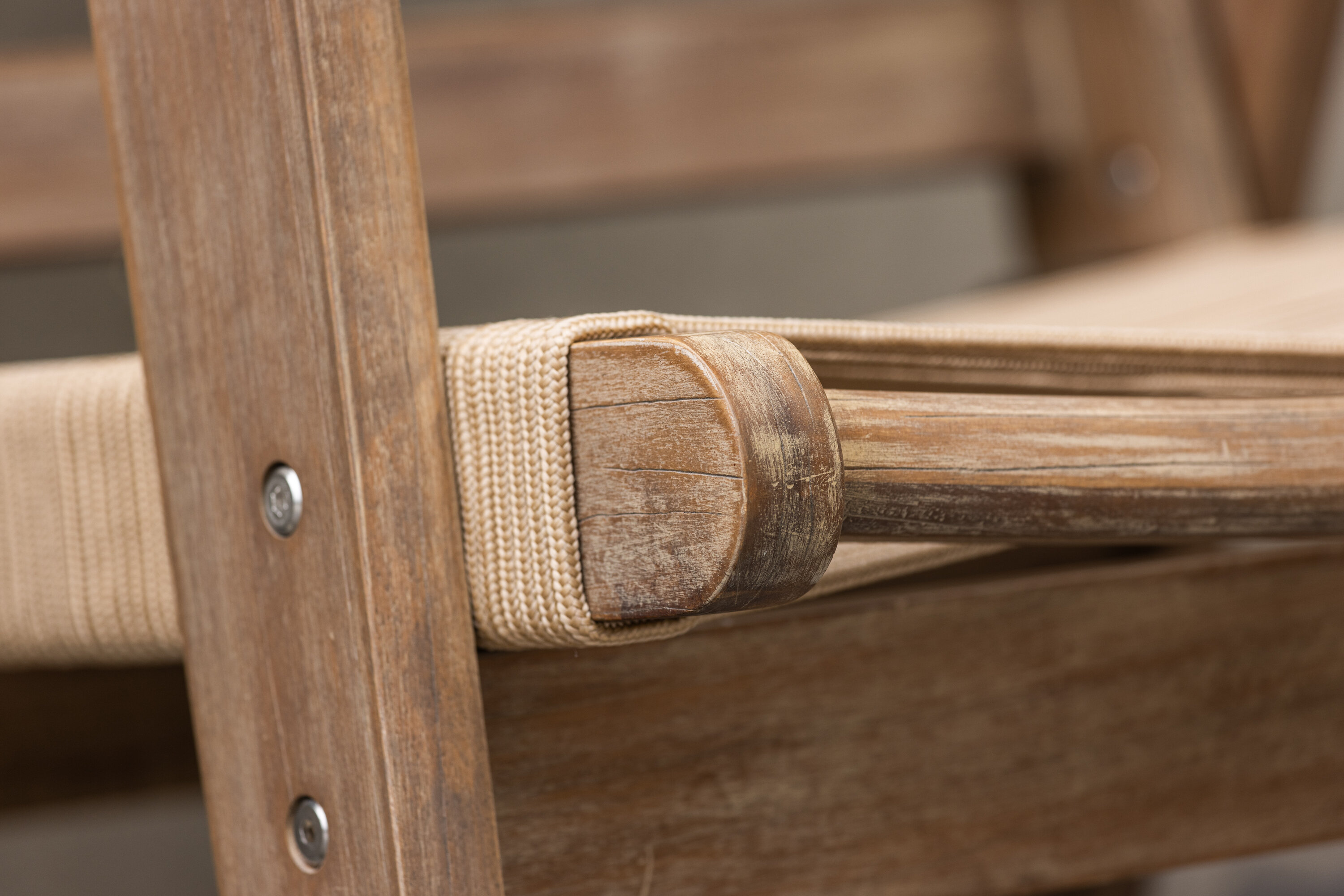 deLOHN Peter Nyugágy szék