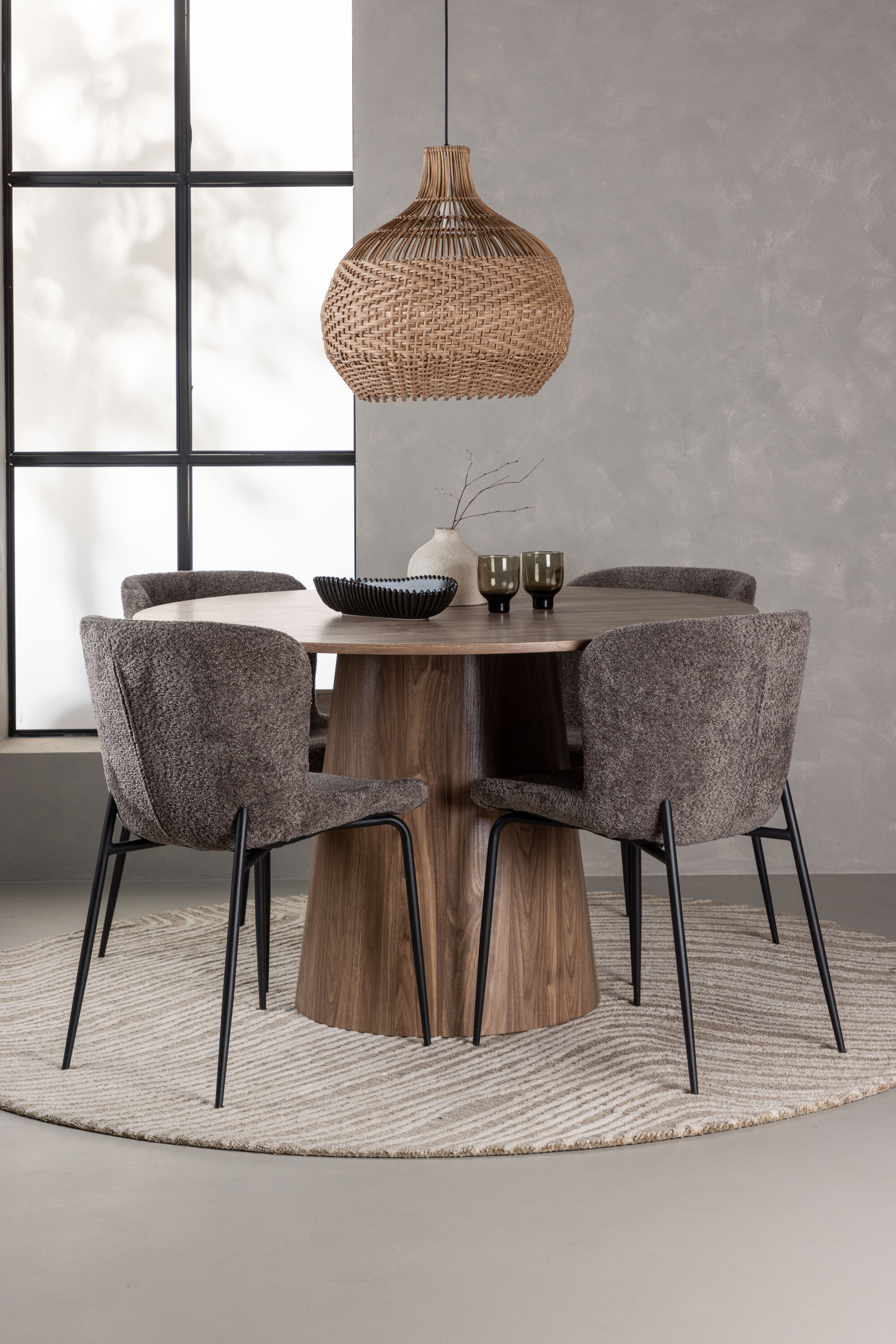 deLOHN Modesto Kör alakú étkezőgarnitúra deLOHN Modesto Kör alakú étkezőgarnitúra