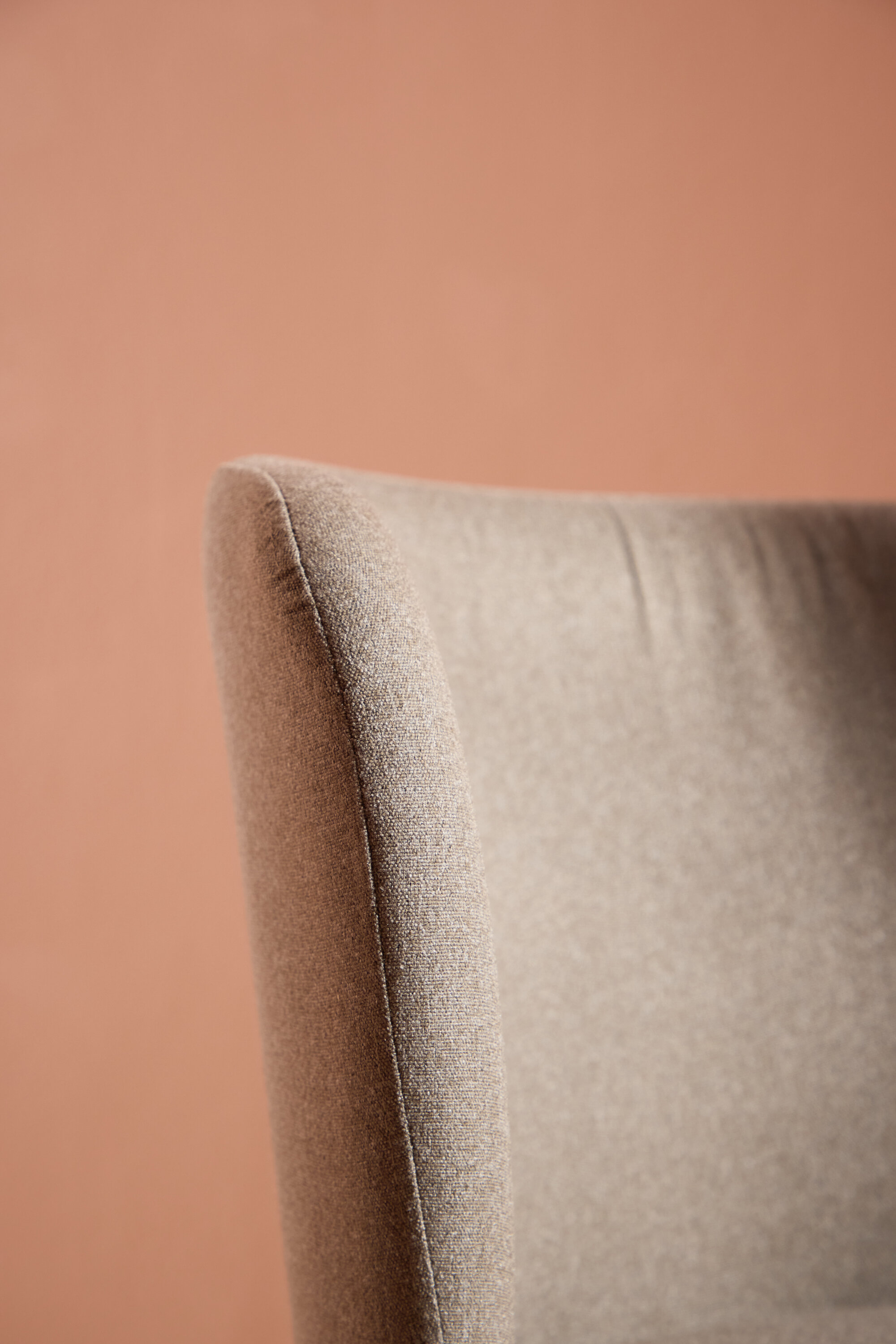 deLOHN Edina Étkezőszék