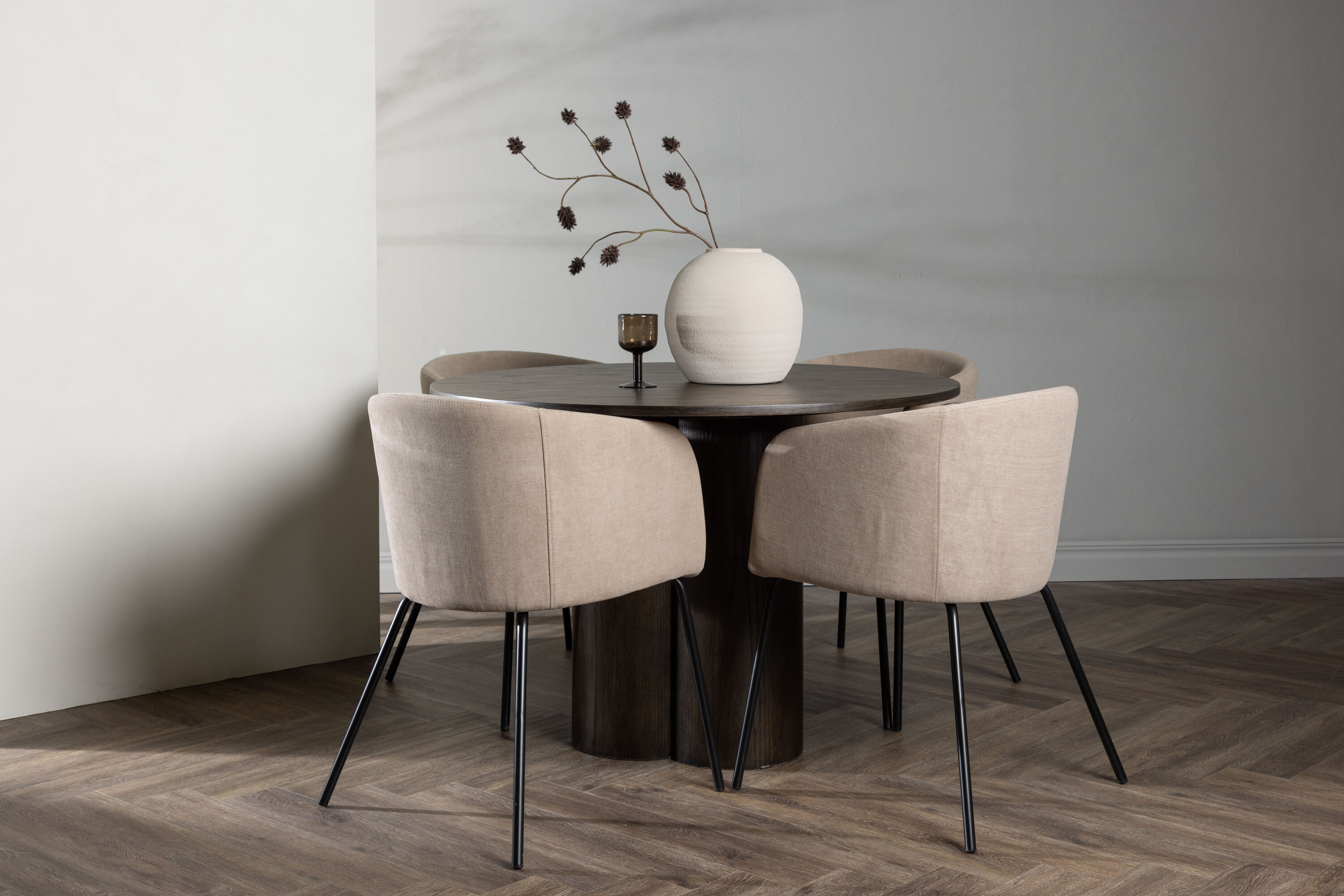 deLOHN Olivia, Berit Kör alakú étkezőgarnitúra