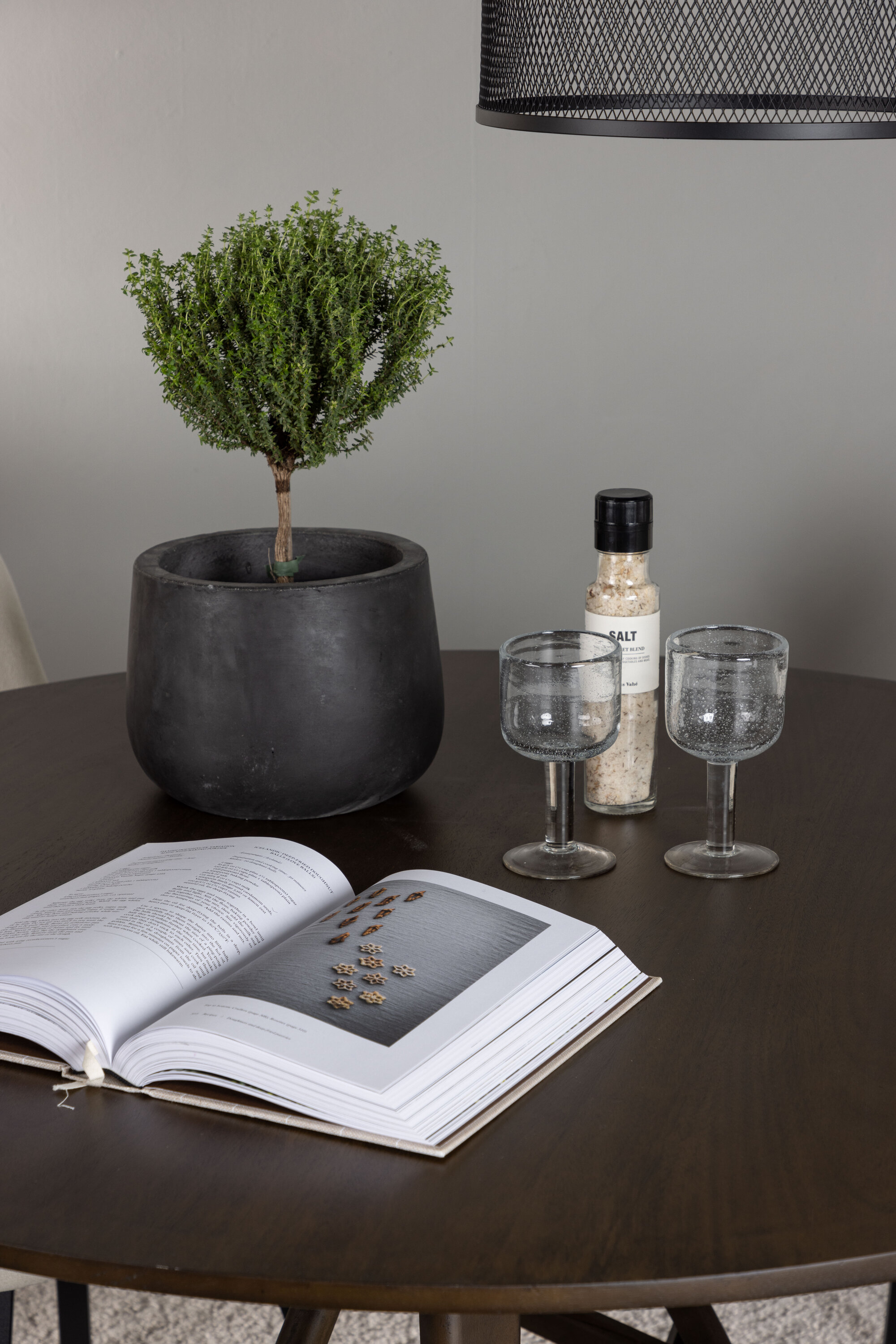 deLOHN Rosie Kör alakú étkezőgarnitúra