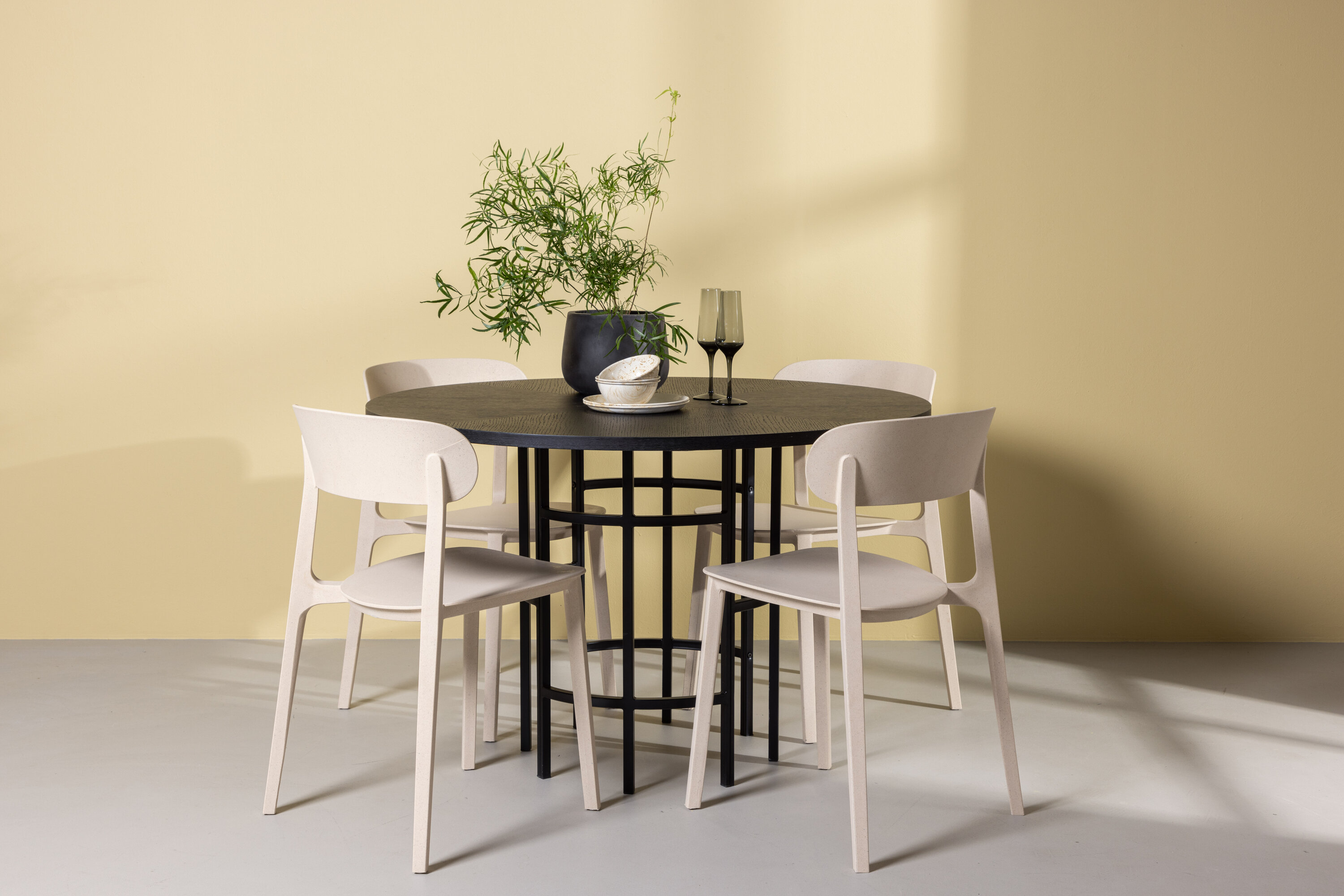 deLOHN Copenhagen, Åstol Kör alakú étkezőgarnitúra