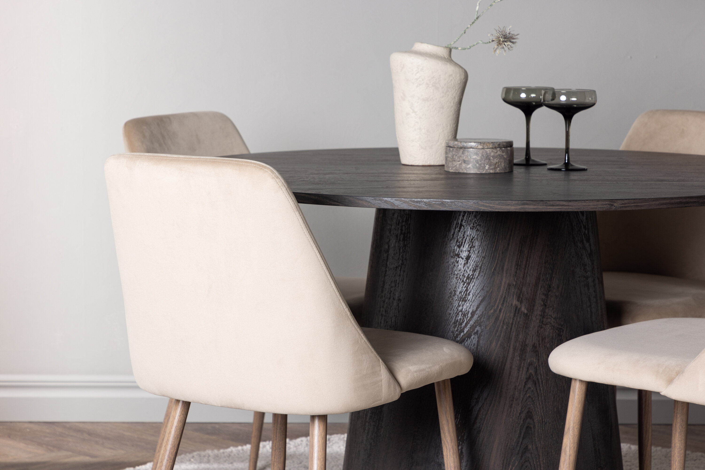 deLOHN Night Kör alakú étkezőgarnitúra