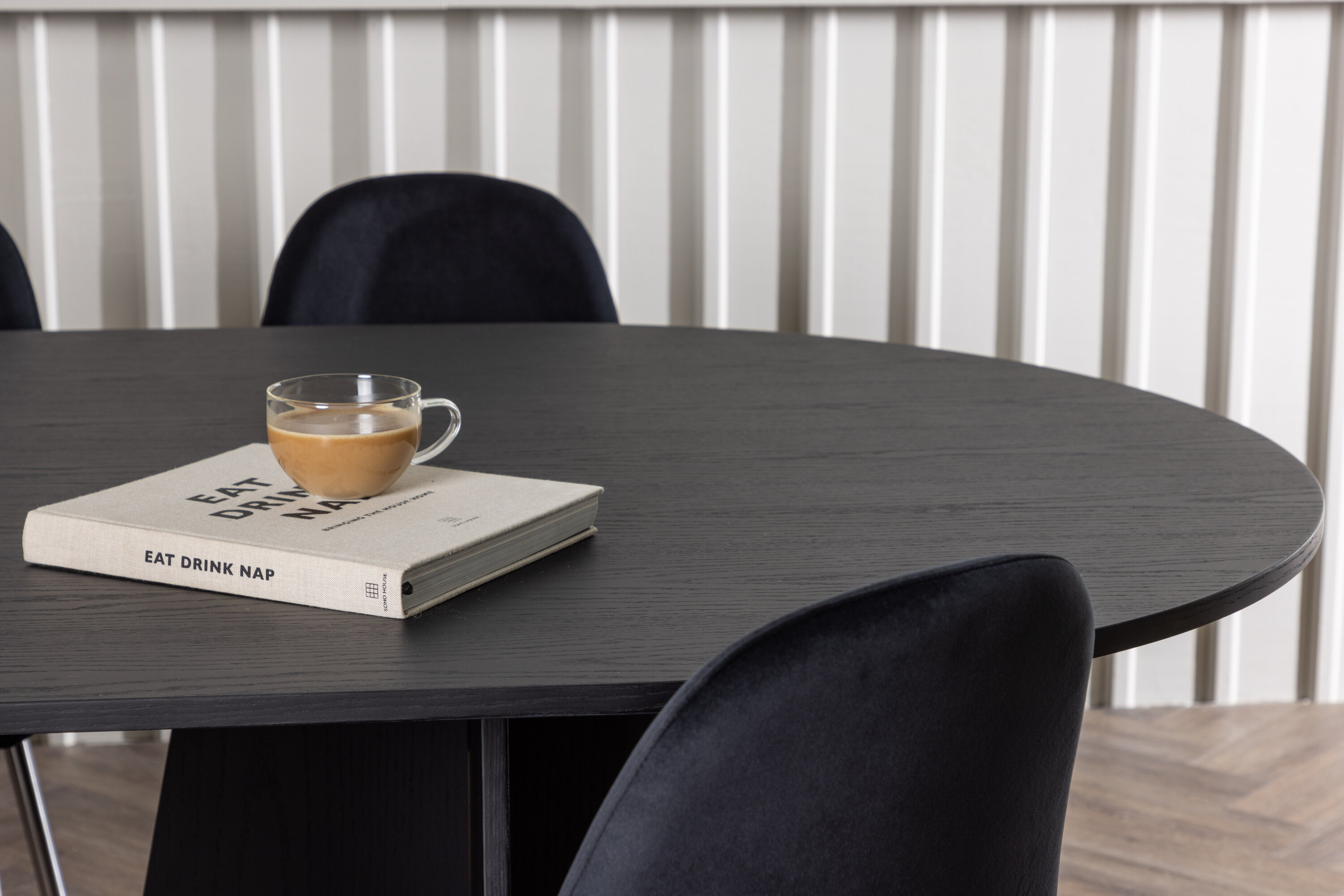 deLOHN Polar Ovális étkezőgarnitúra