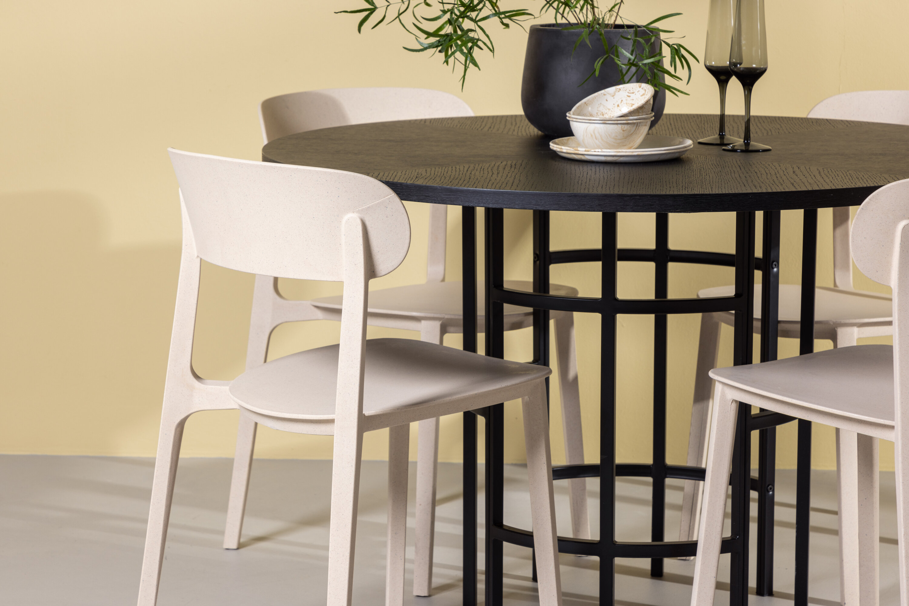 deLOHN Copenhagen, Åstol Kör alakú étkezőgarnitúra