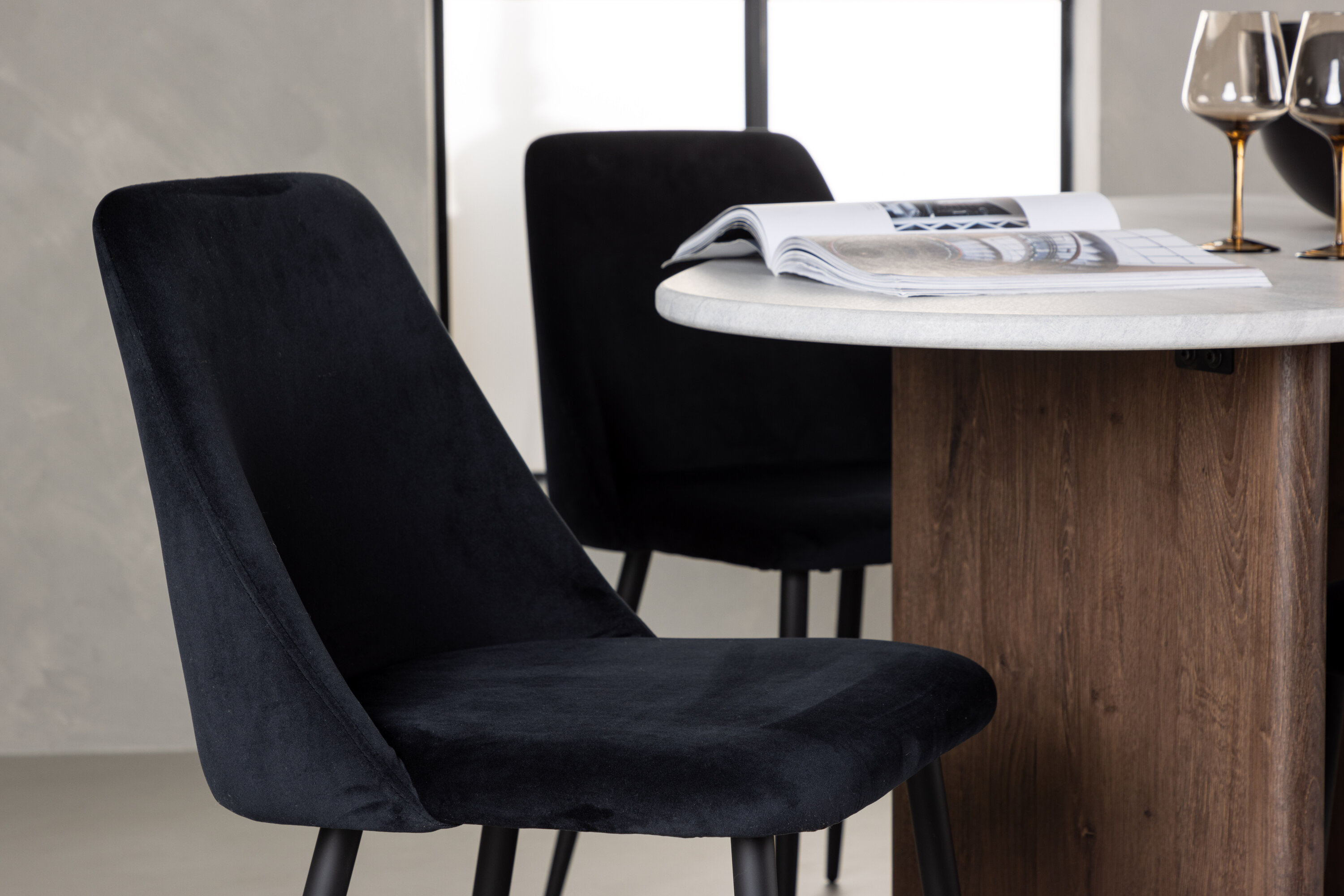 deLOHN Night Ovális étkezőgarnitúra