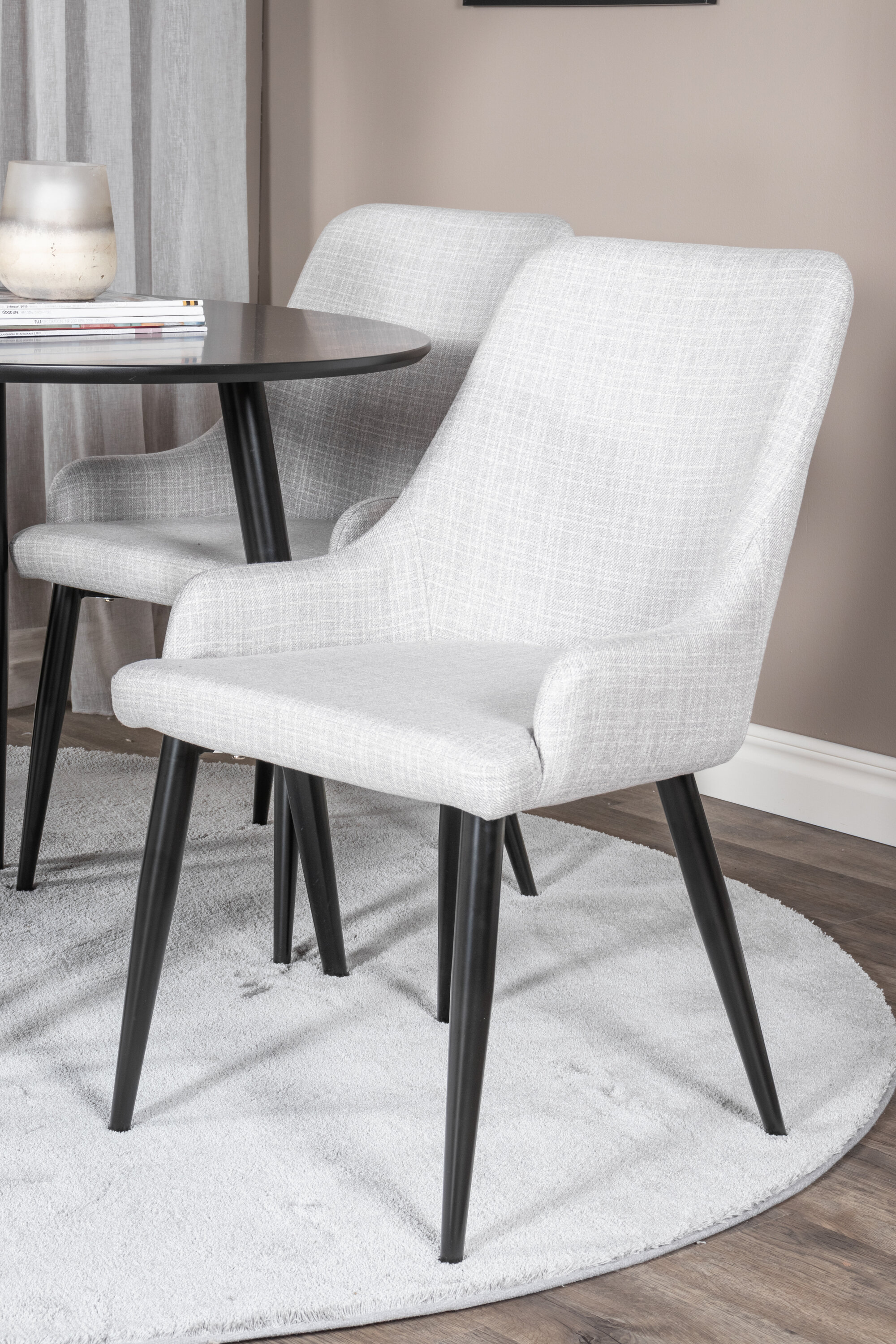 deLOHN Plaza, Plaza Kör alakú étkezőgarnitúra