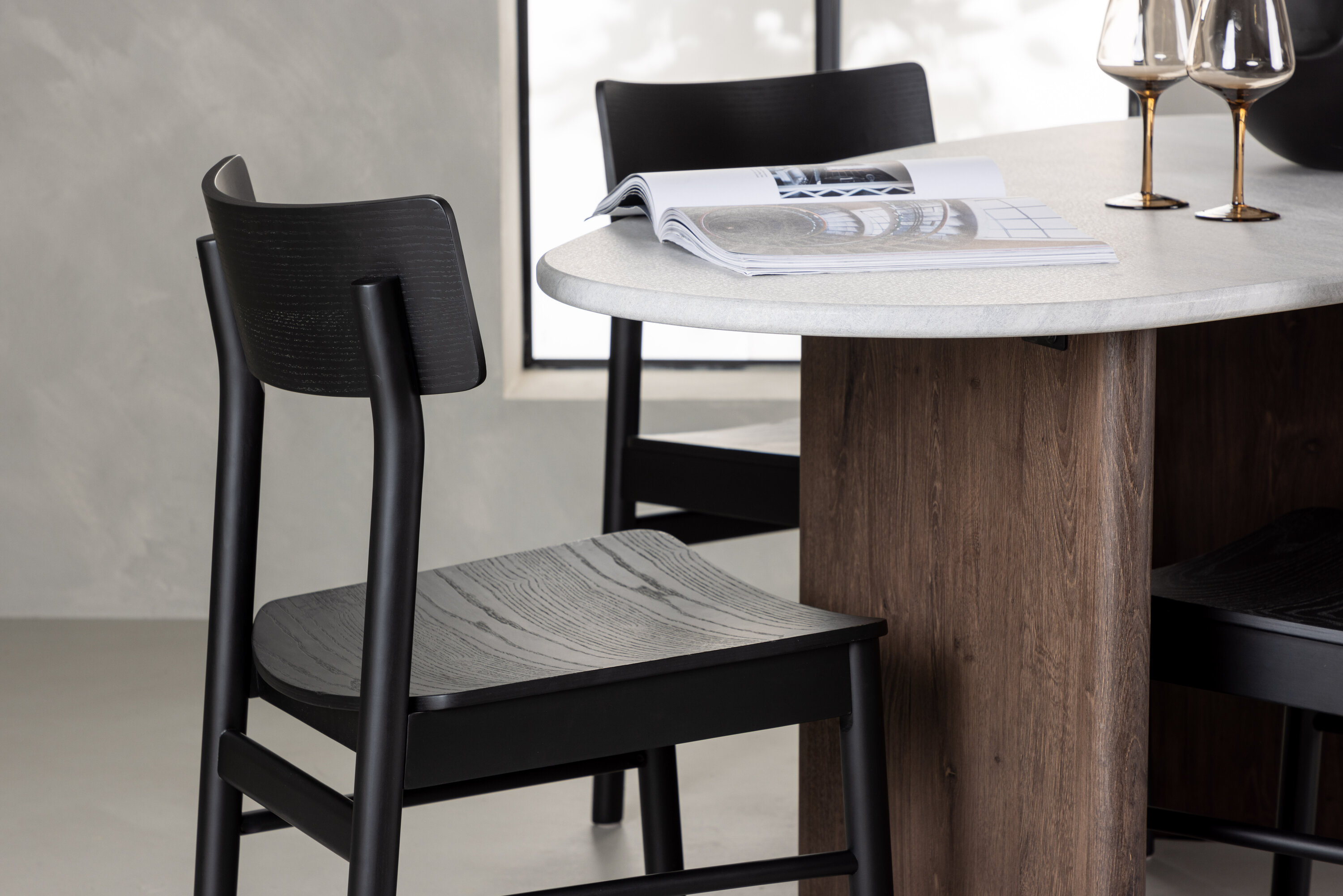 deLOHN Montros Ovális étkezőgarnitúra