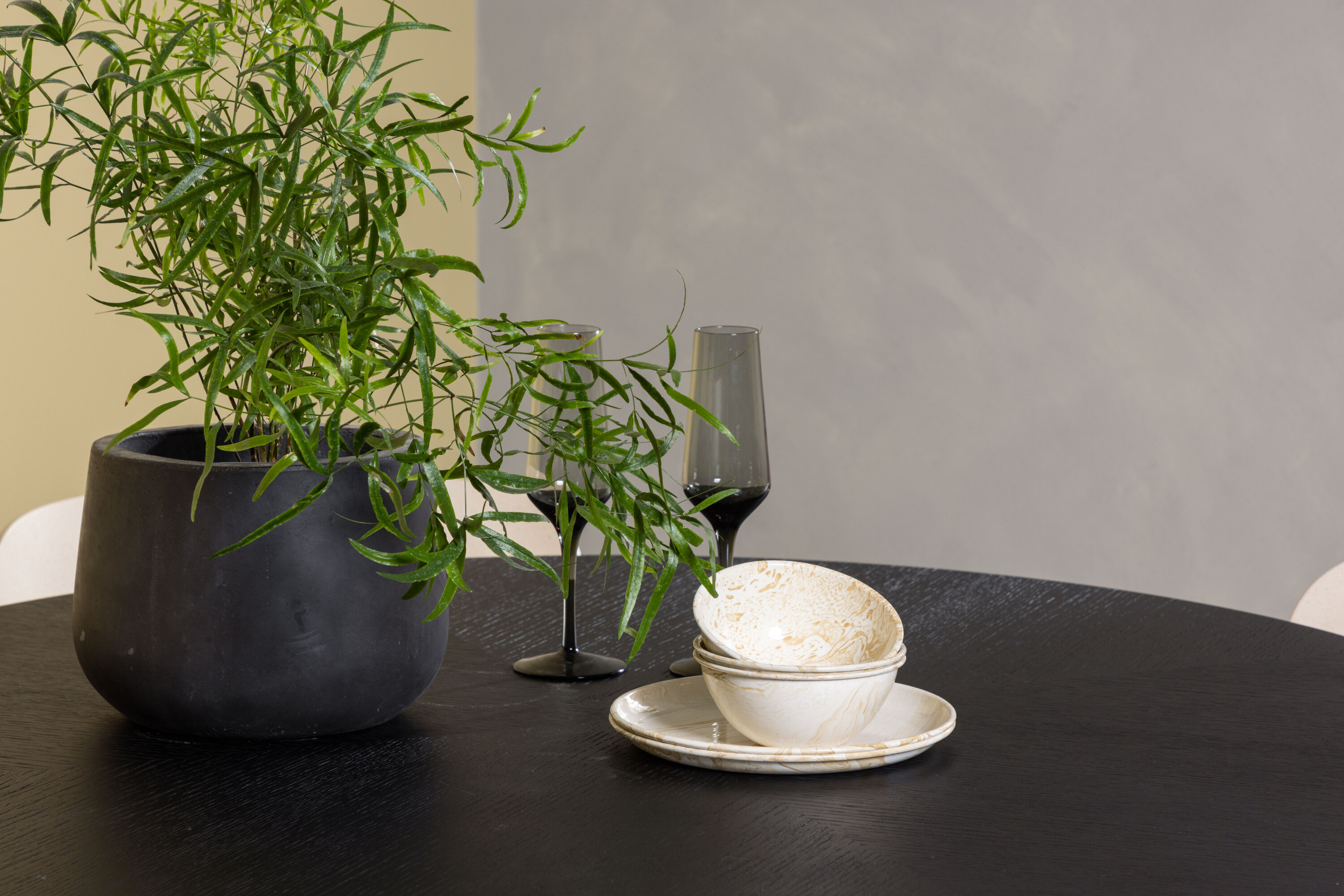 deLOHN Copenhagen, Åstol Kör alakú étkezőgarnitúra