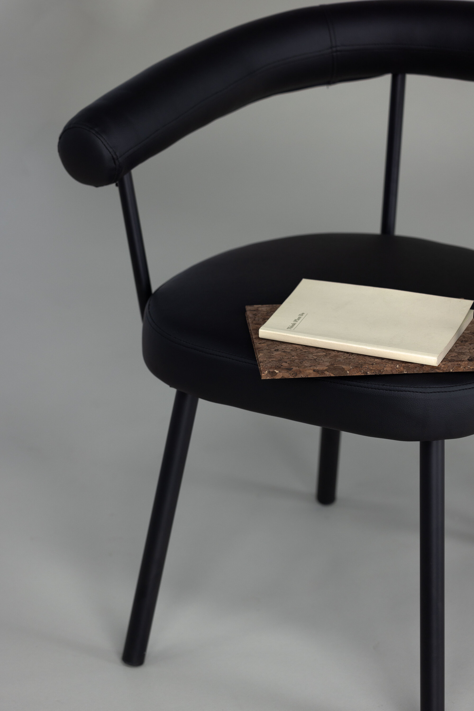 deLOHN Västerås x Josefin Lustig Étkezőszék