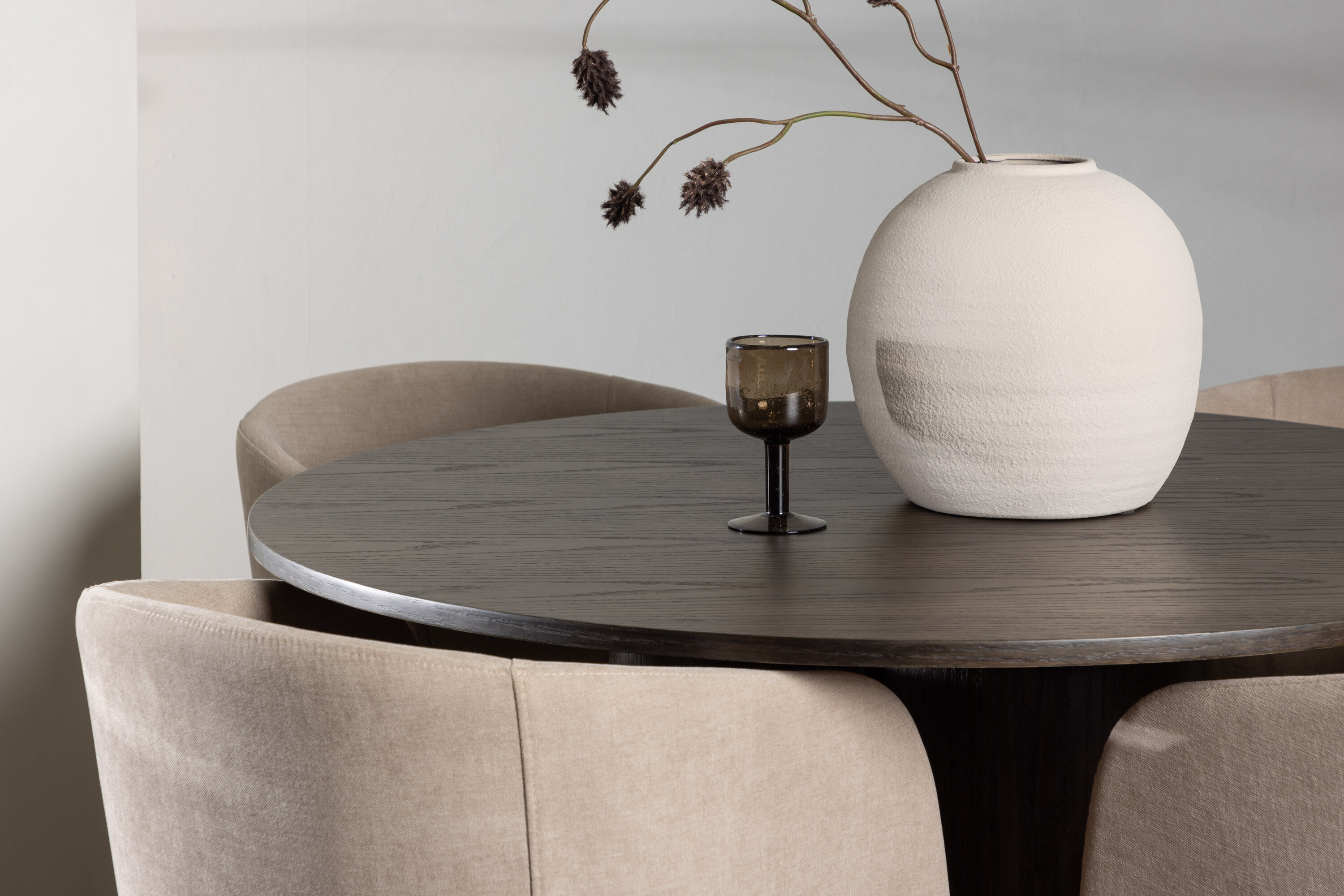 deLOHN Olivia, Berit Kör alakú étkezőgarnitúra