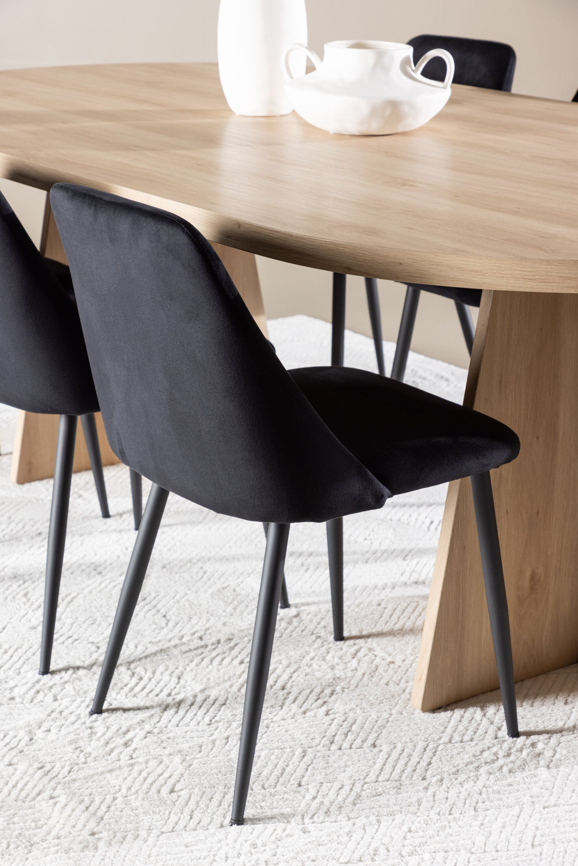 deLOHN Bootcut, Night Ovális étkezőgarnitúra