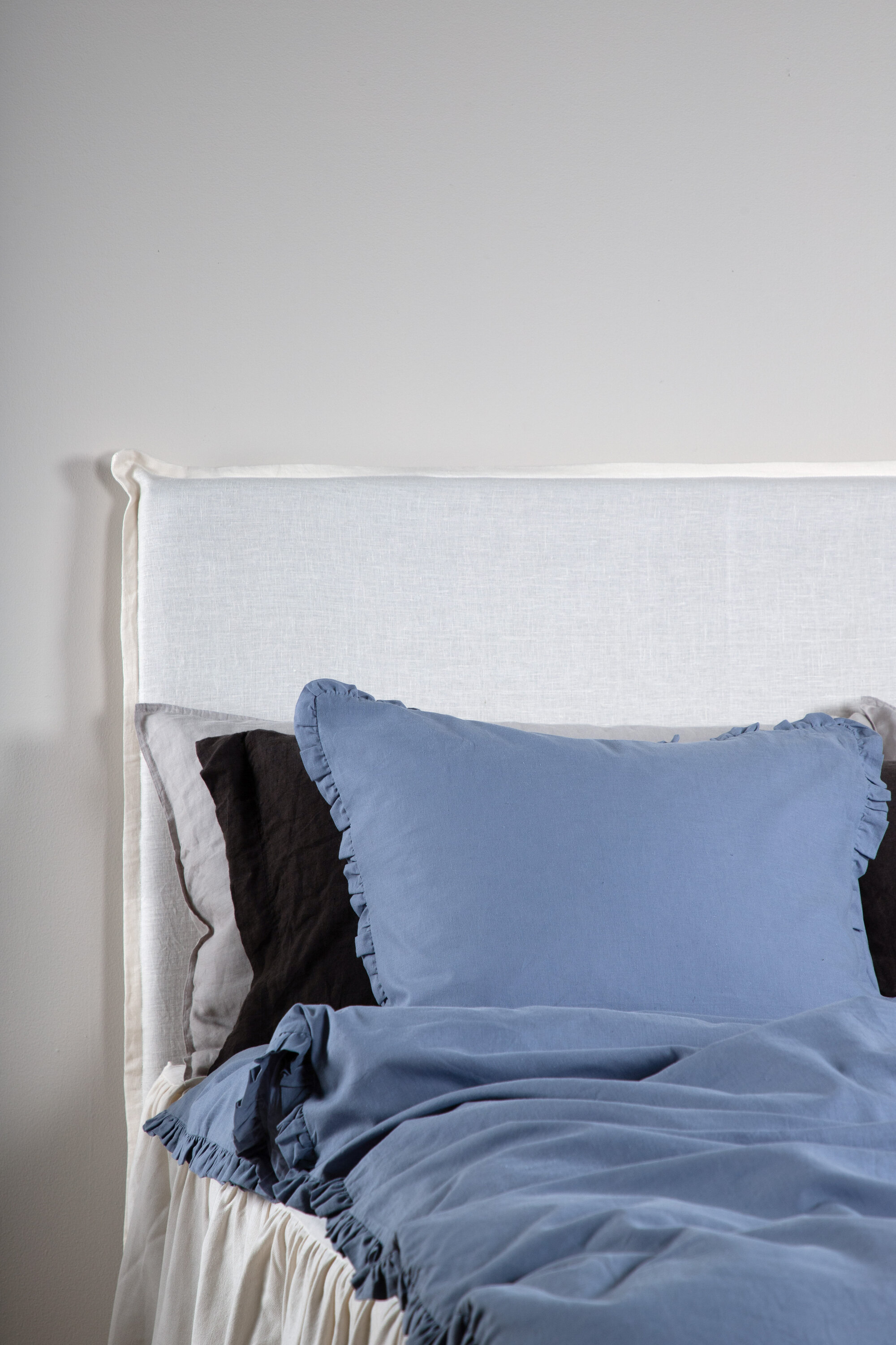 deLOHN Lias Ágynemű