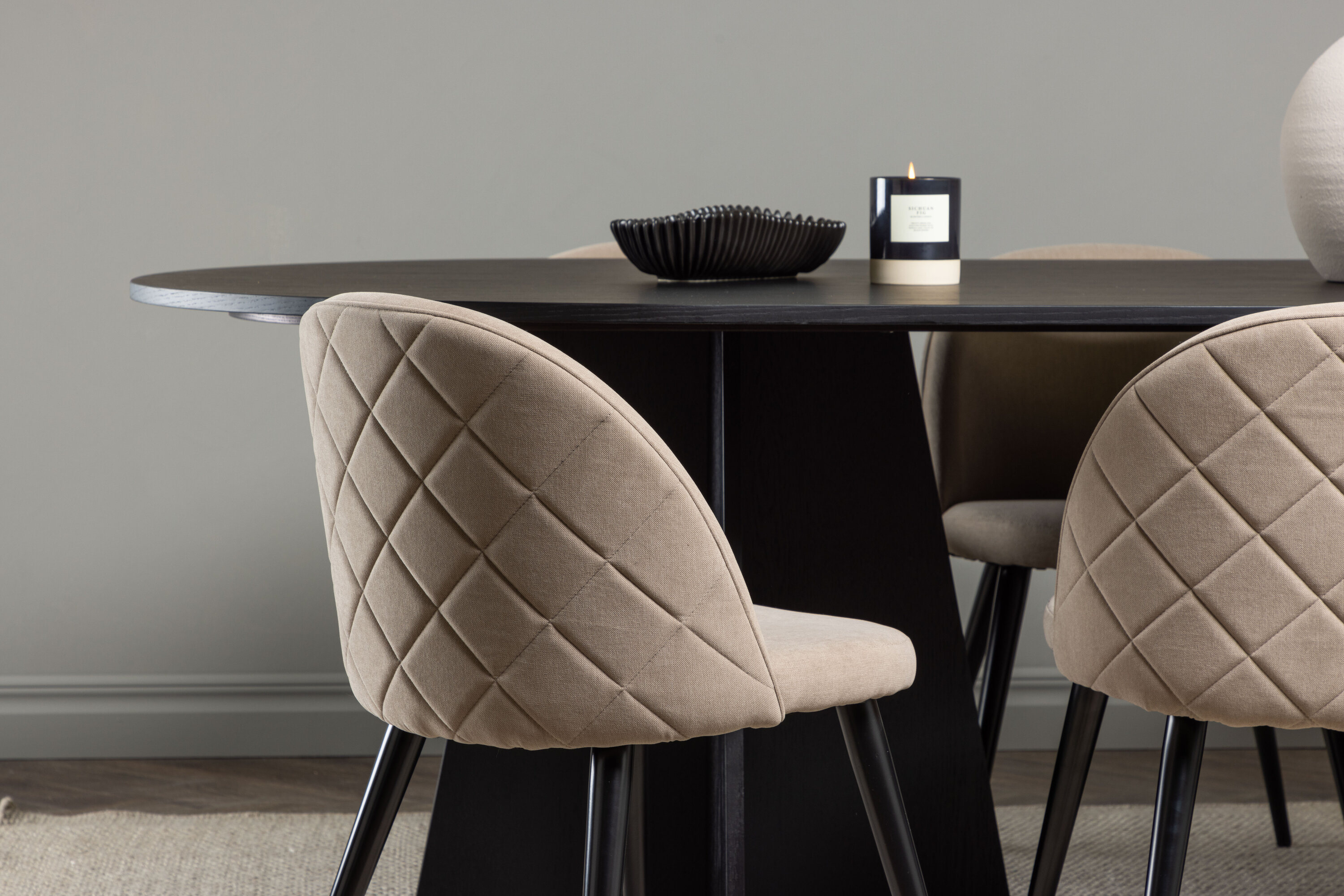 deLOHN Bootcut Oval, Velvet Téglalap alakú étkezőgarnitúra