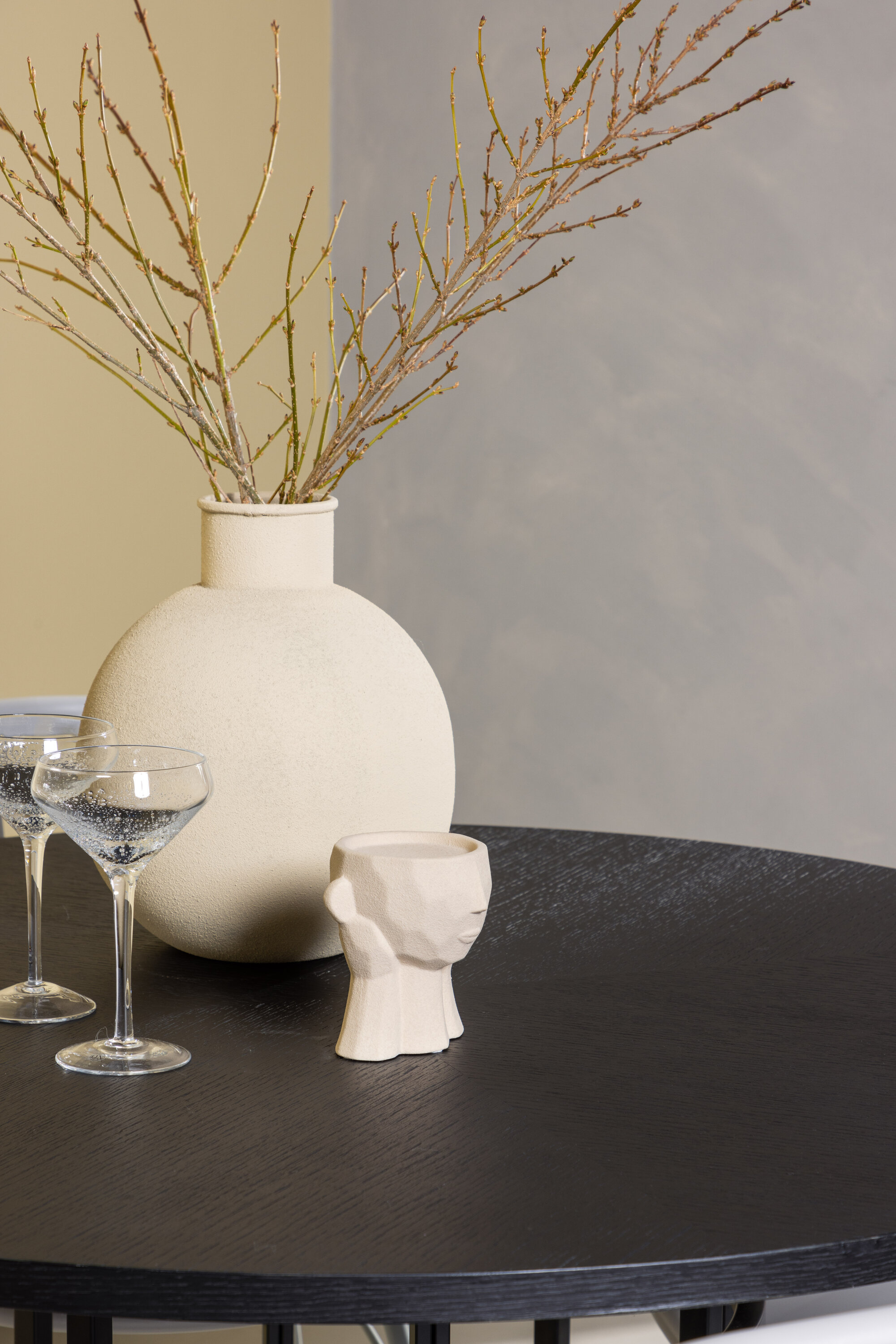 deLOHN Copenhagen, Dyrön Kör alakú étkezőgarnitúra