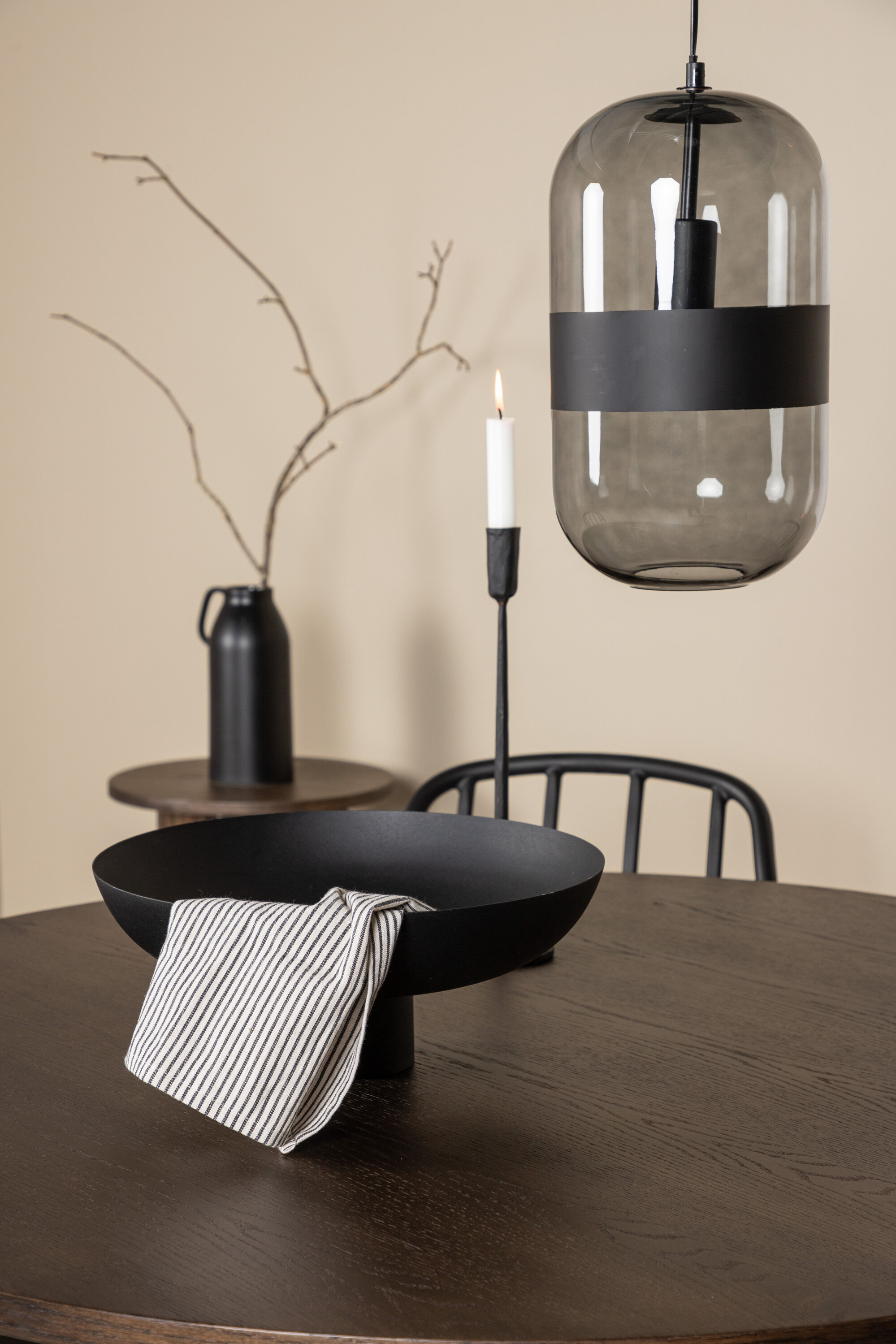 deLOHN Stone round, Dyrön Kör alakú étkezőgarnitúra