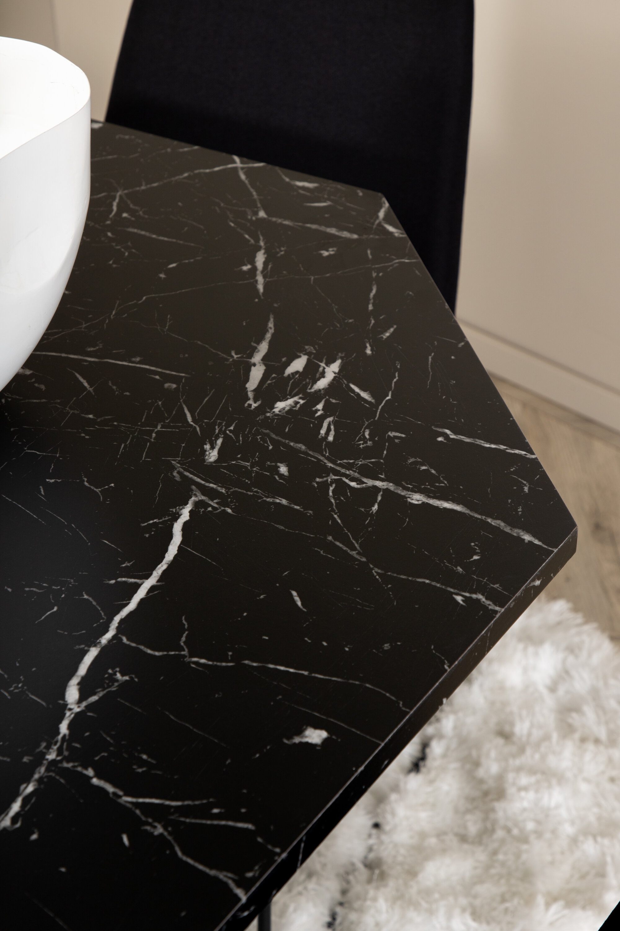 deLOHN Marbs, Muce Kör alakú étkezőgarnitúra