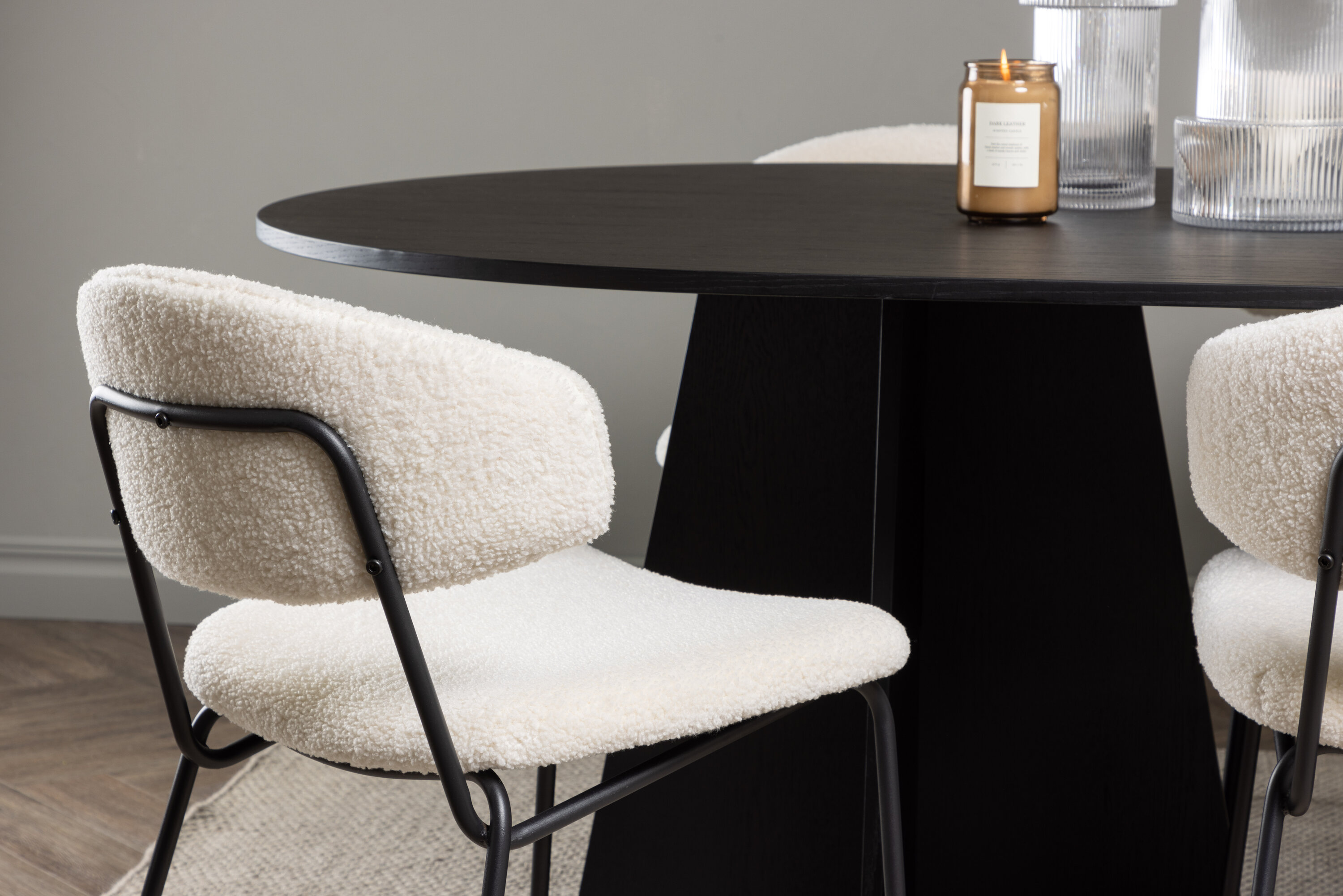 deLOHN Bootcut Oval, Chico Ovális étkezőgarnitúra