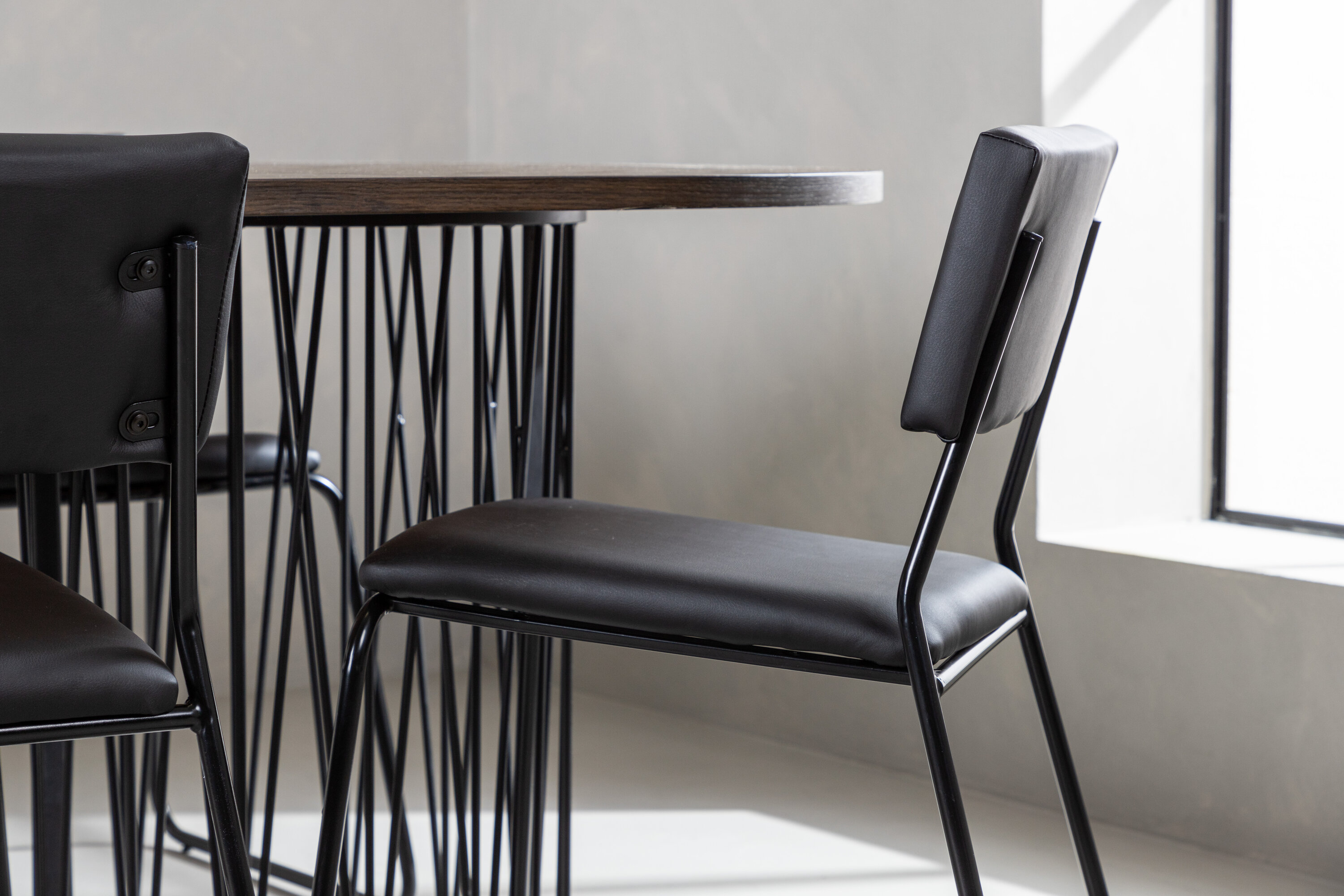 deLOHN Stone oval, Kenth Ovális étkezőgarnitúra