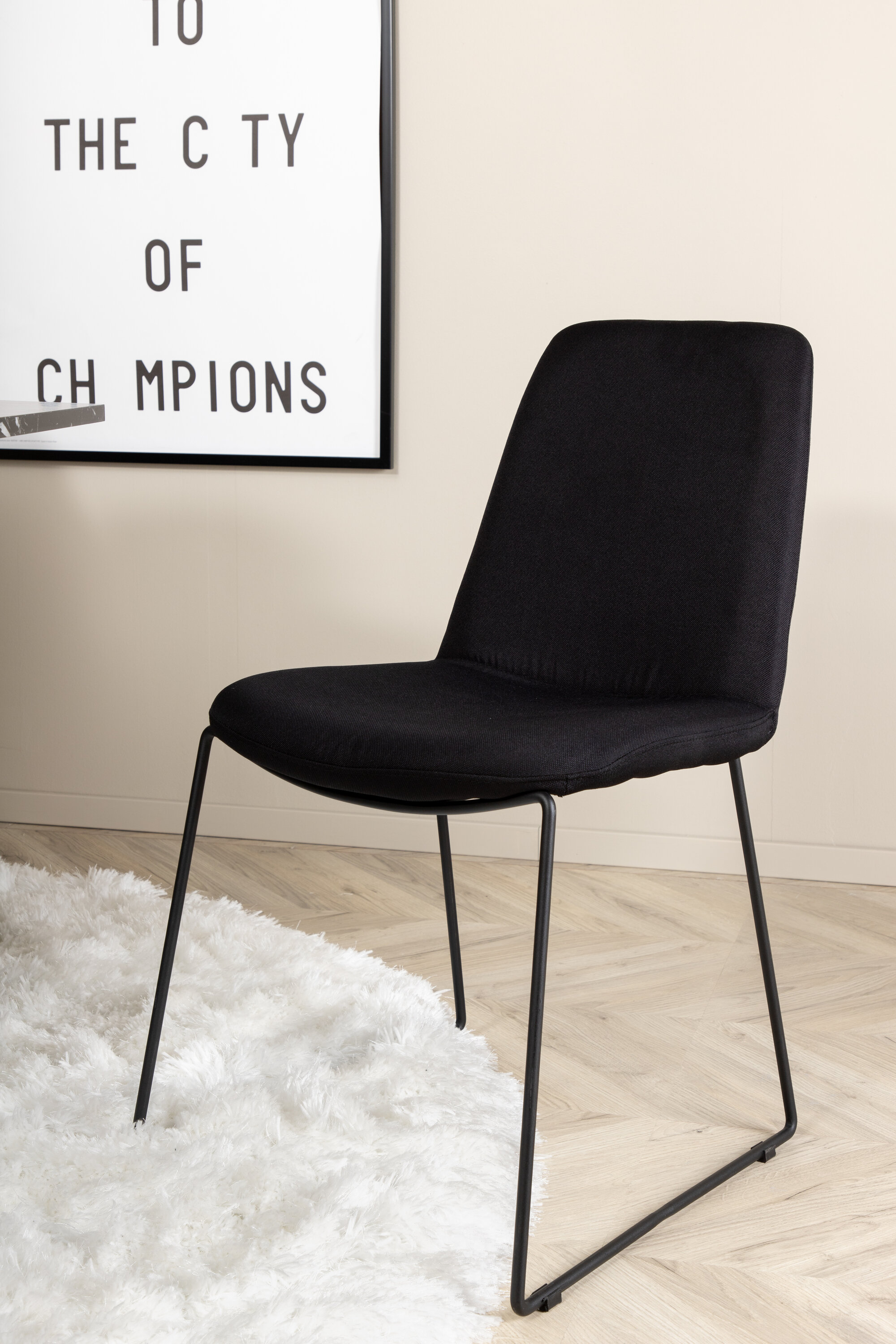 deLOHN Marbs, Muce Kör alakú étkezőgarnitúra