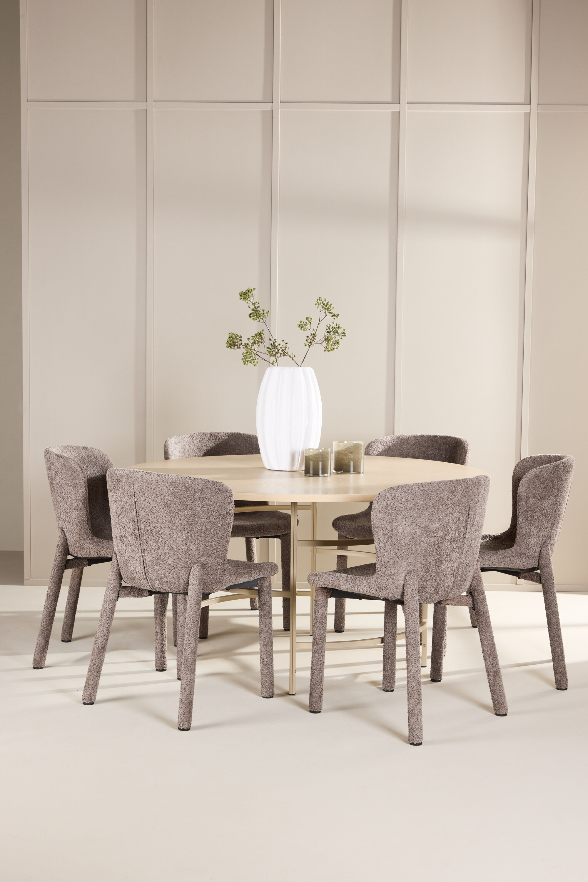 deLOHN Copenhagen, Astoria Kör alakú étkezőgarnitúra deLOHN Copenhagen, Astoria Kör alakú étkezőgarnitúra