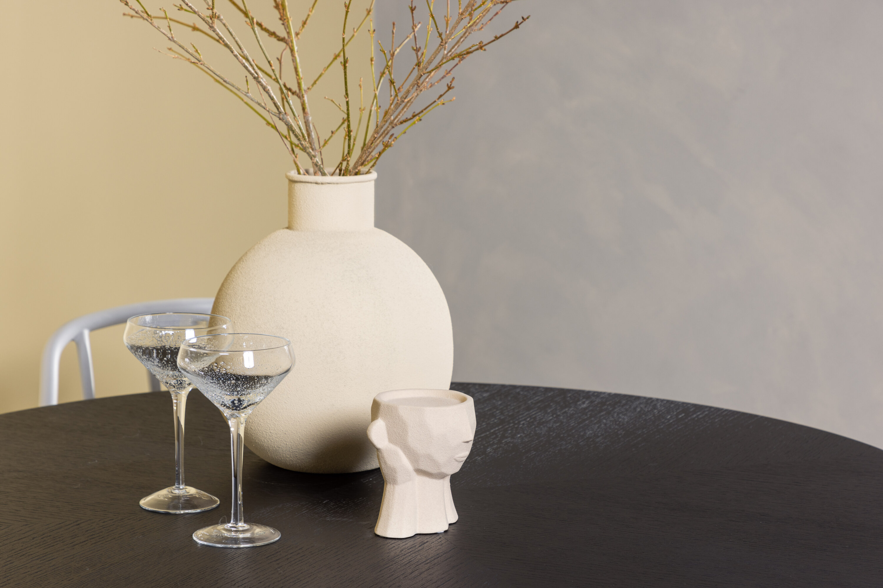 deLOHN Copenhagen, Dyrön Kör alakú étkezőgarnitúra