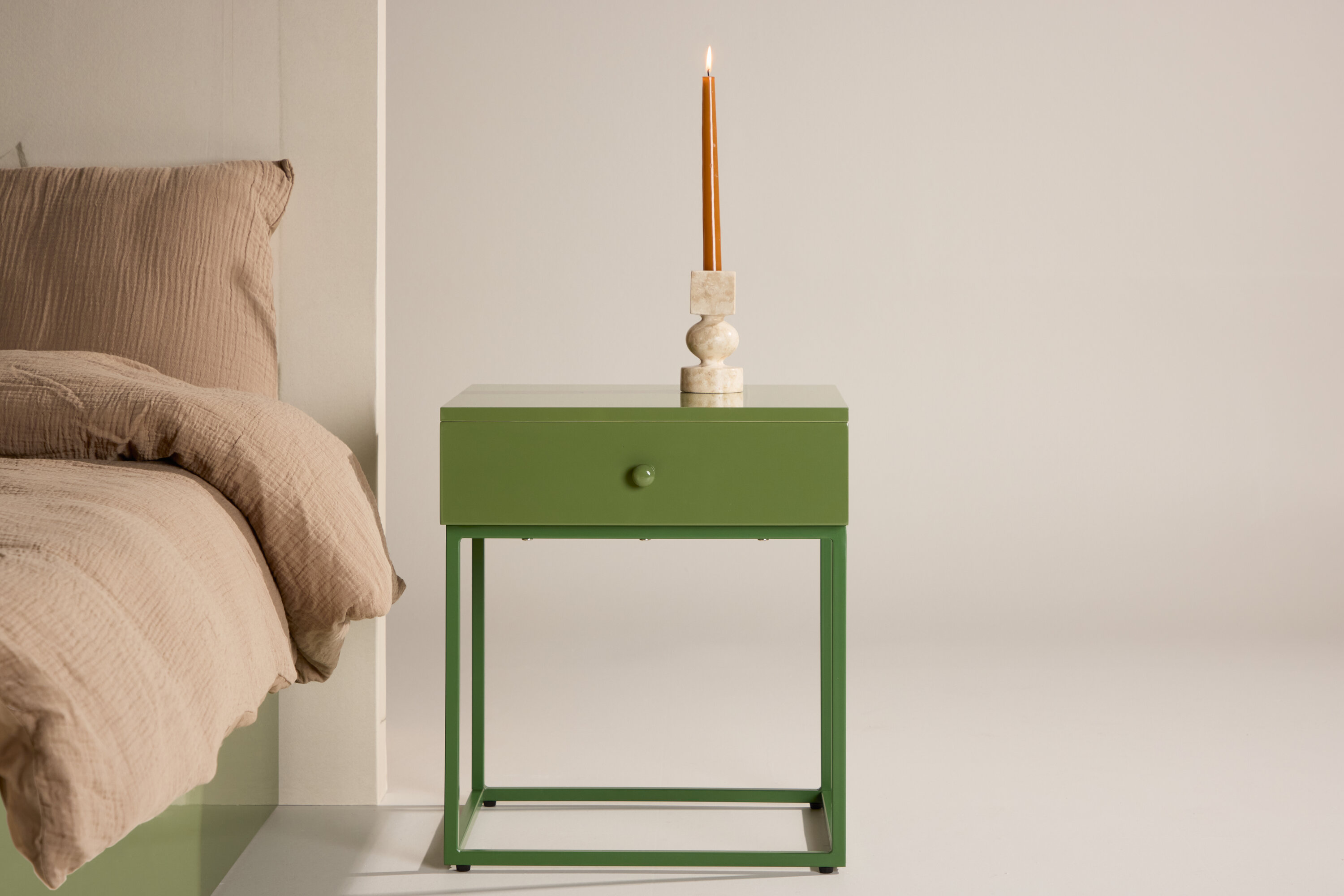 deLOHN Bakal Éjjeliszekrény