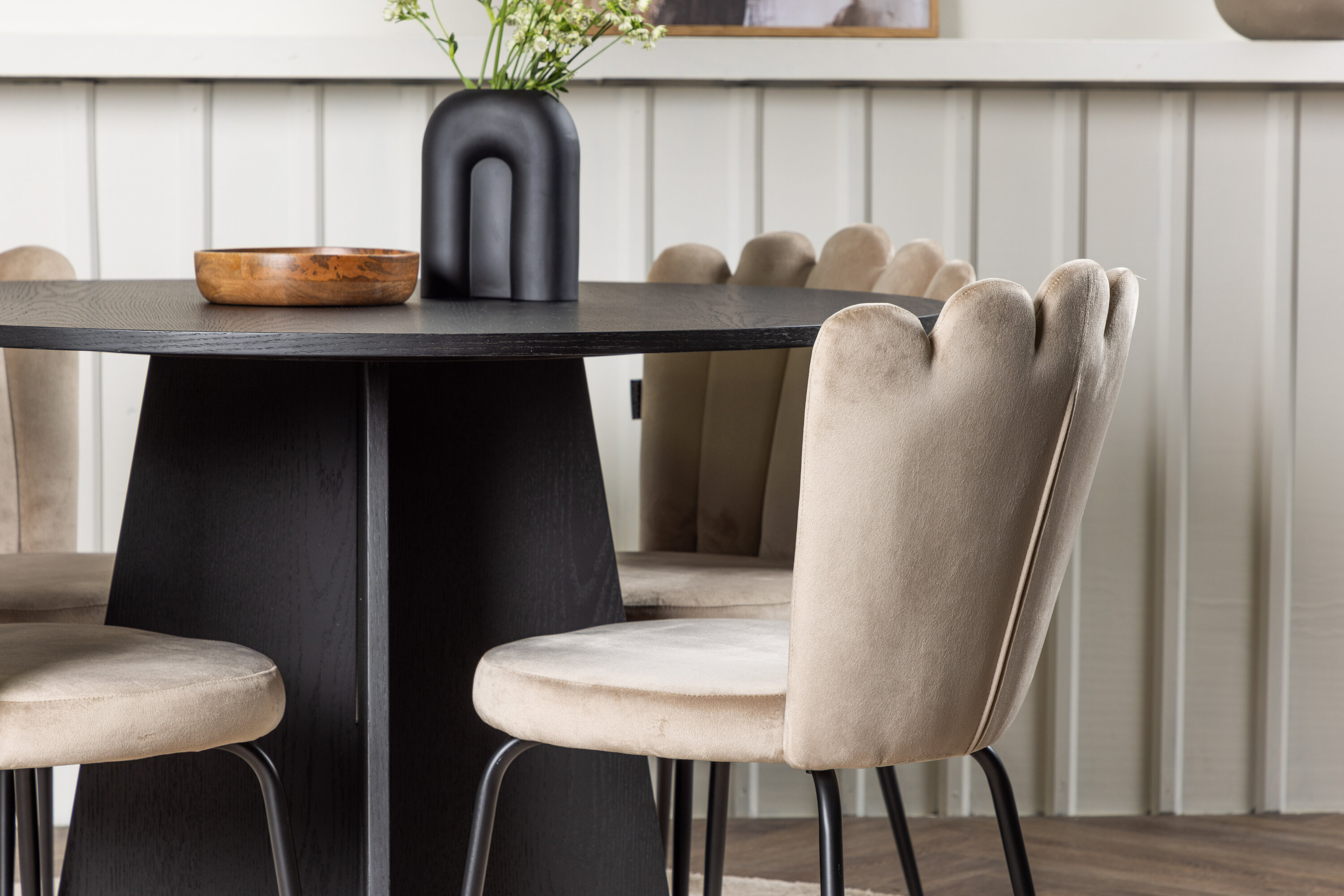 deLOHN Bootcut Round, Limhamn Kör alakú étkezőgarnitúra