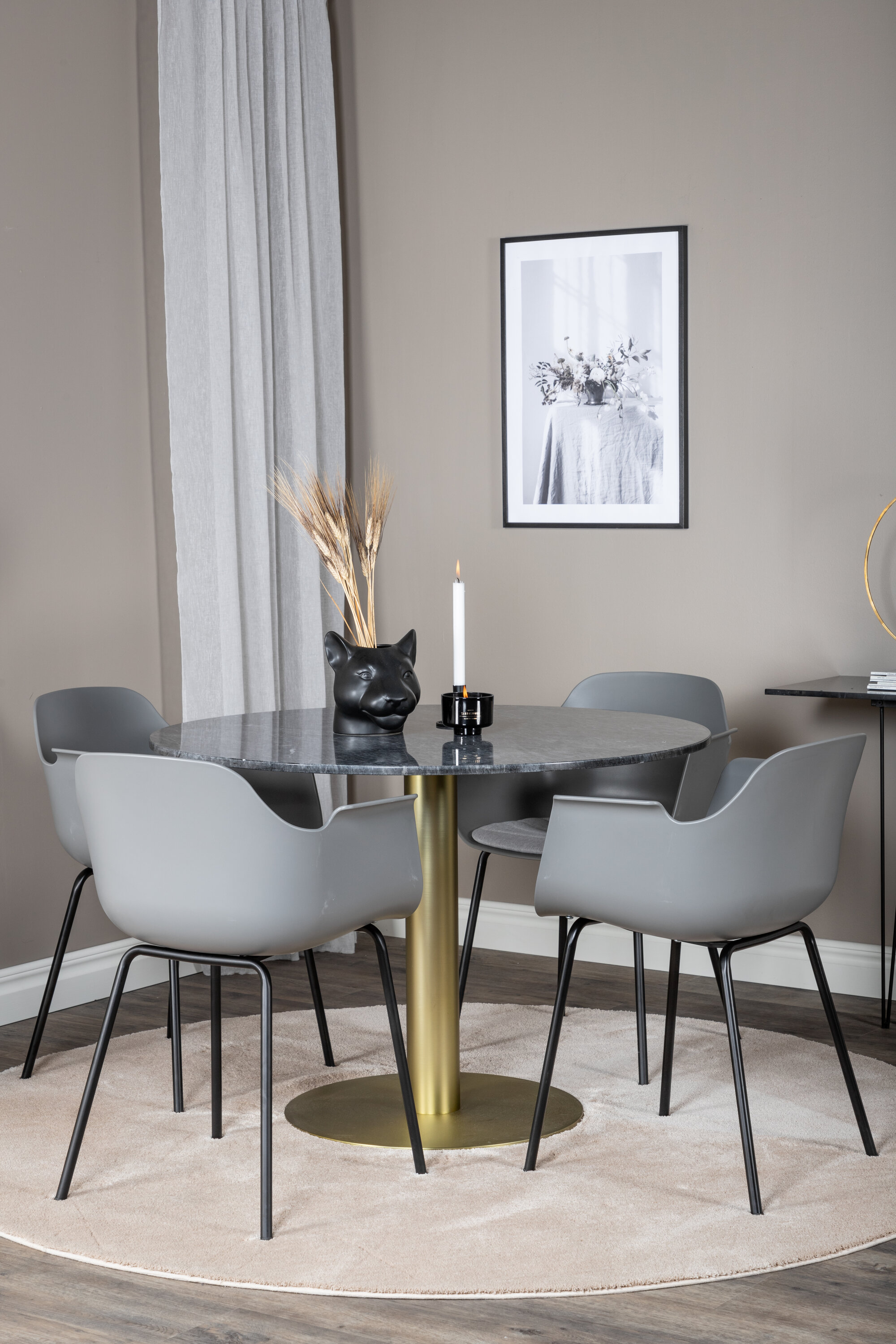 deLOHN Estelle, Comfort Kör alakú étkezőgarnitúra deLOHN Estelle, Comfort Kör alakú étkezőgarnitúra