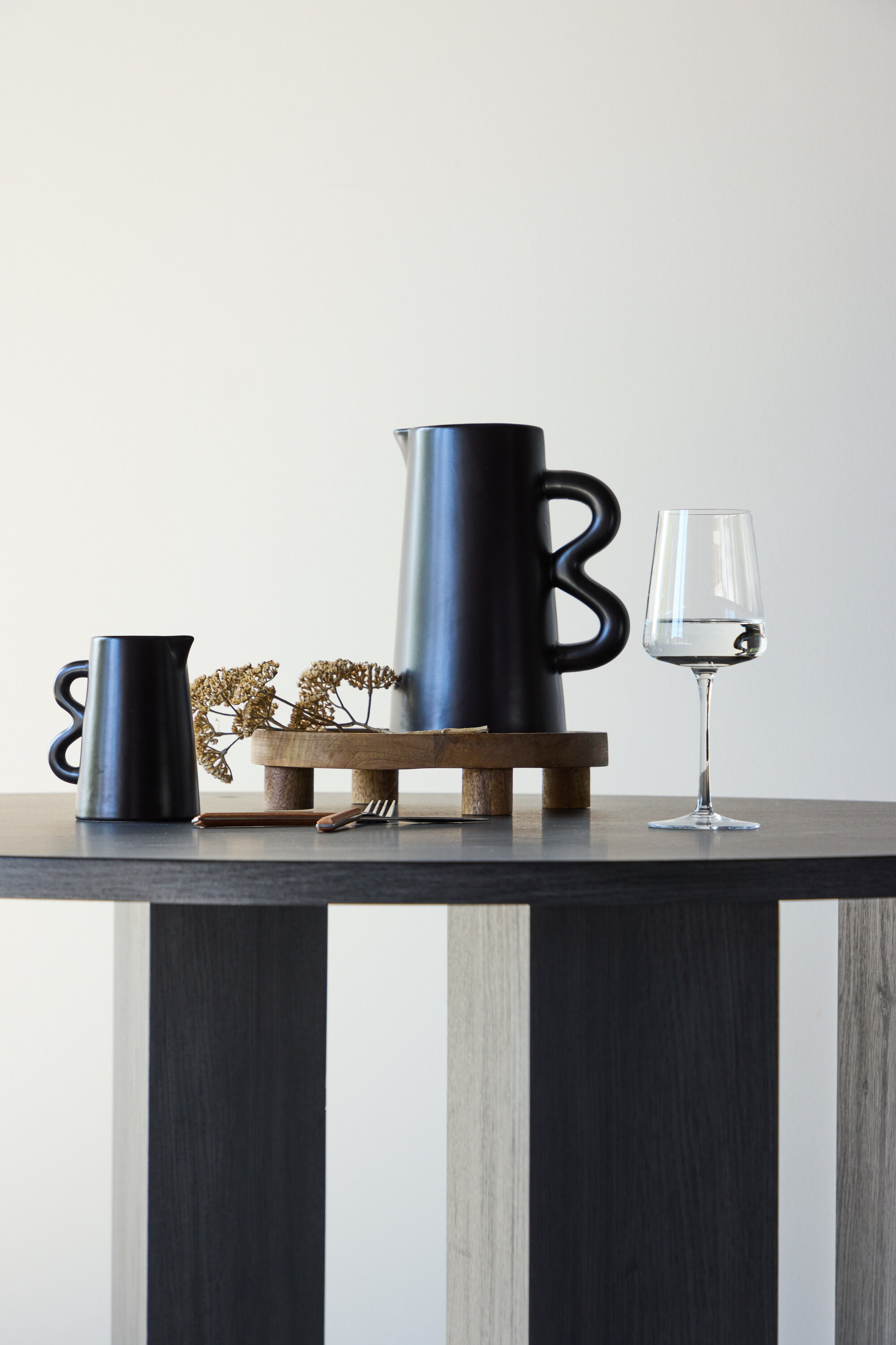 deLOHN Juno Kerek étkezőasztal