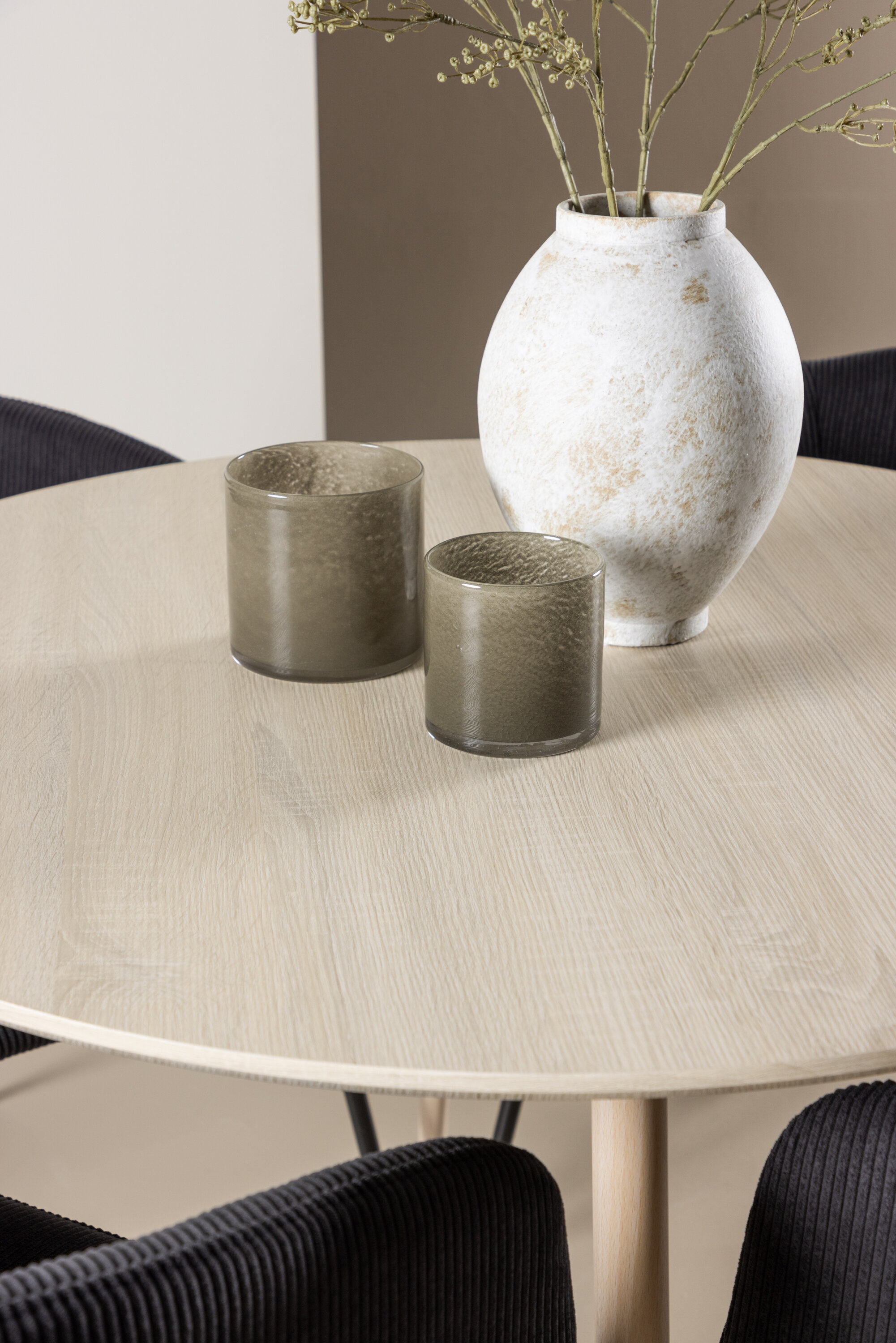 deLOHN Plaza, Berit Kör alakú étkezőgarnitúra