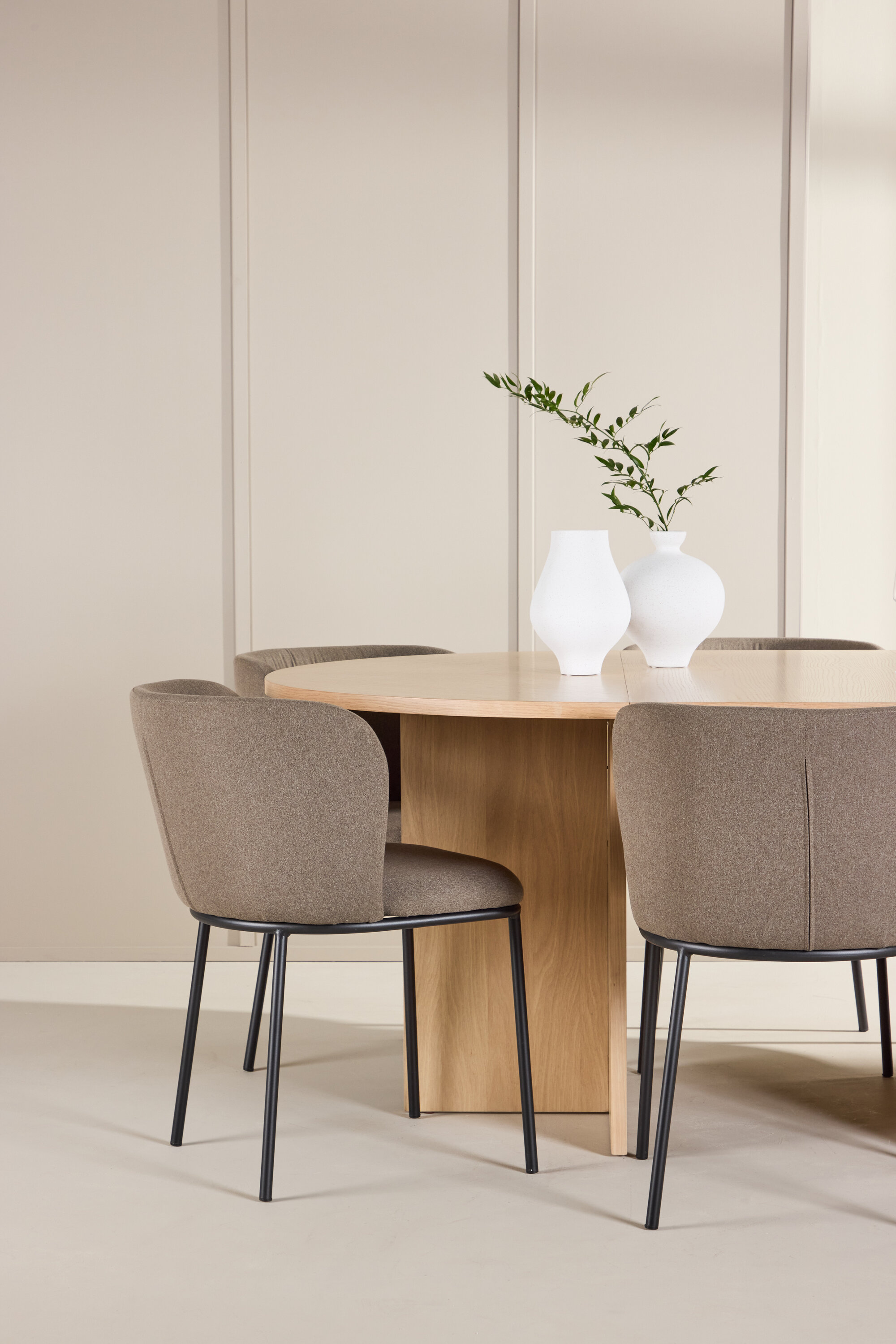 deLOHN Strada, Edina Ovális étkezőgarnitúra deLOHN Strada, Edina Ovális étkezőgarnitúra