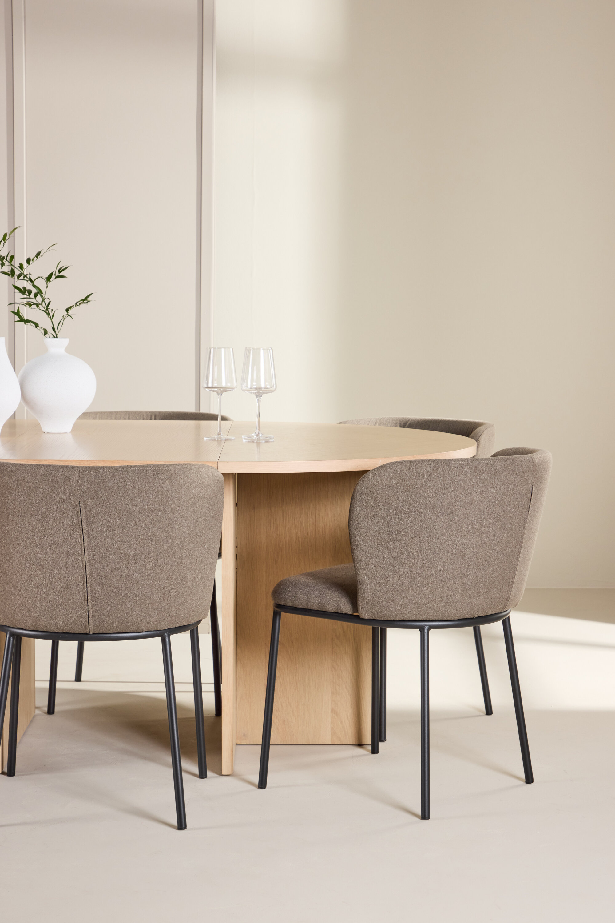 deLOHN Strada, Edina Ovális étkezőgarnitúra deLOHN Strada, Edina Ovális étkezőgarnitúra