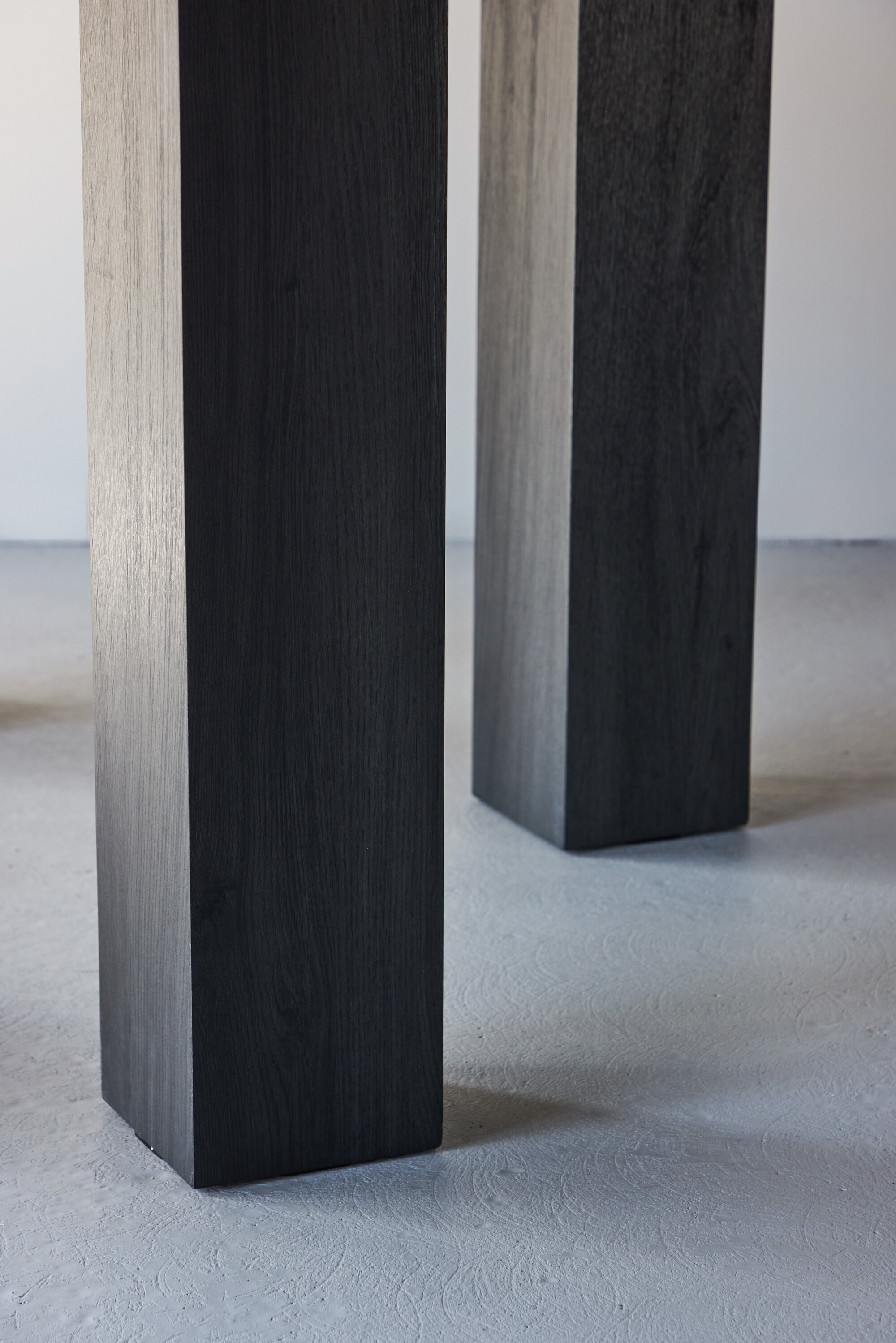 deLOHN Juno Kerek étkezőasztal