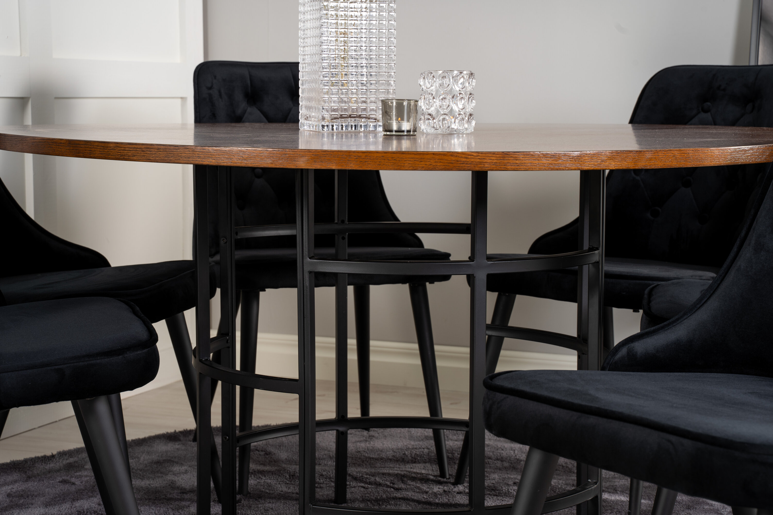 deLOHN Copenhagen, Velvet Deluxe Kör alakú étkezőgarnitúra deLOHN Copenhagen, Velvet Deluxe Kör alakú étkezőgarnitúra